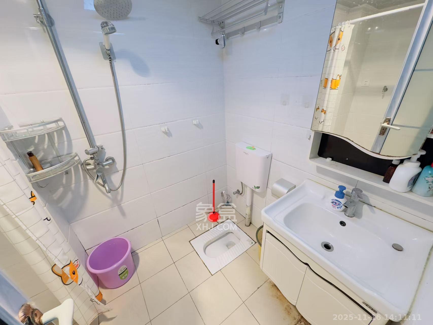 保利麓谷林语I区  1室1厅1卫    1300.0元/月室内图