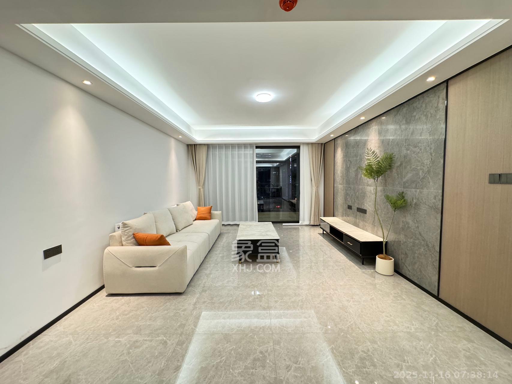 长房星城天地  4室2厅2卫    5500.0元/月