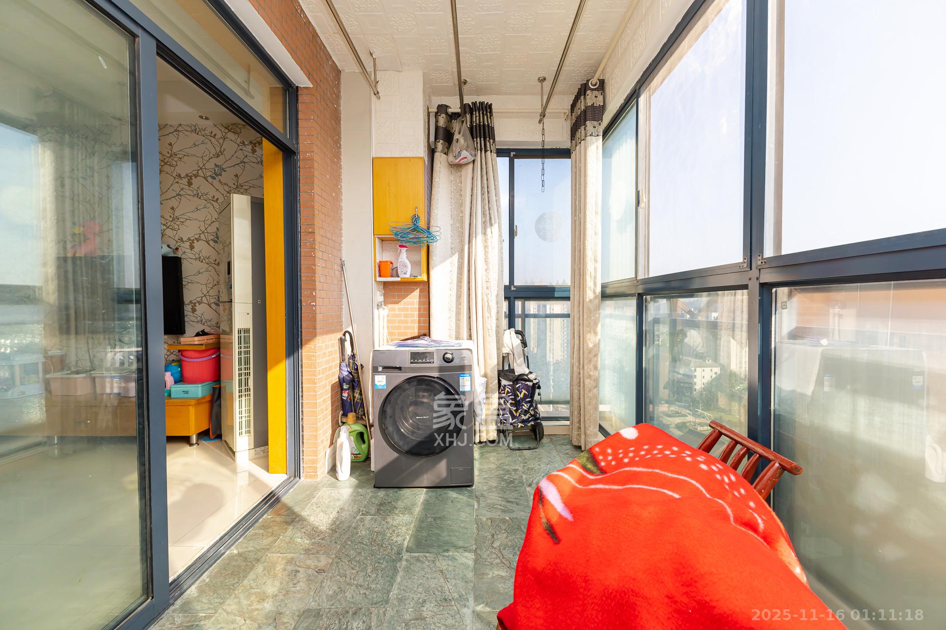 珠江东方明珠(新地东方明珠)一二期 2室2厅1卫 49.8万 珠江东方明珠(新地东方明珠)一二期 2室2厅1卫 49.8万阳台