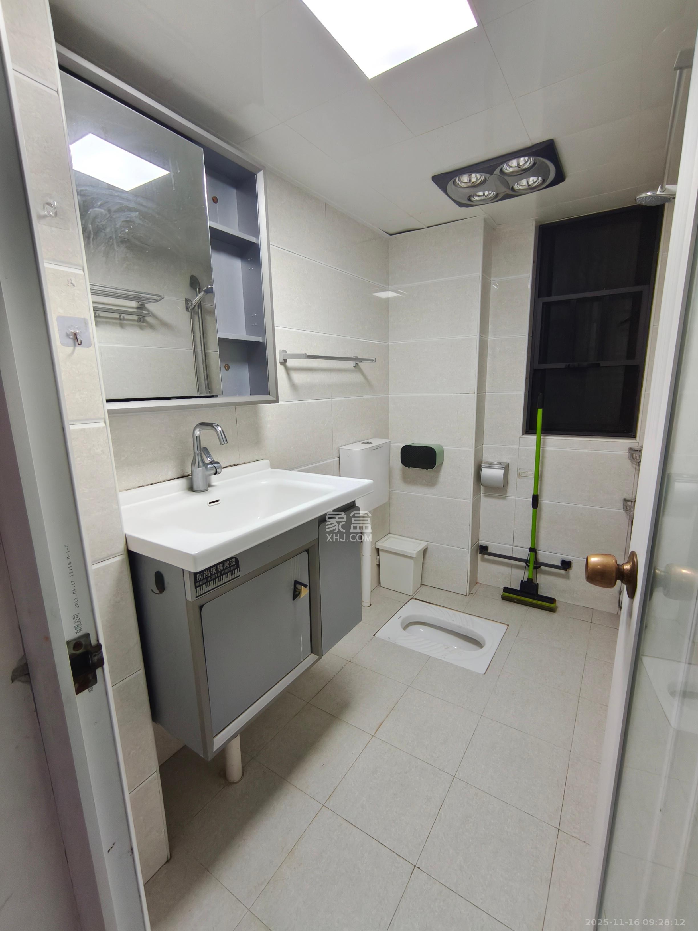 旭辉藏郡（藏郡、旭湘华府)  3室2厅2卫    2300.0元/月室内图