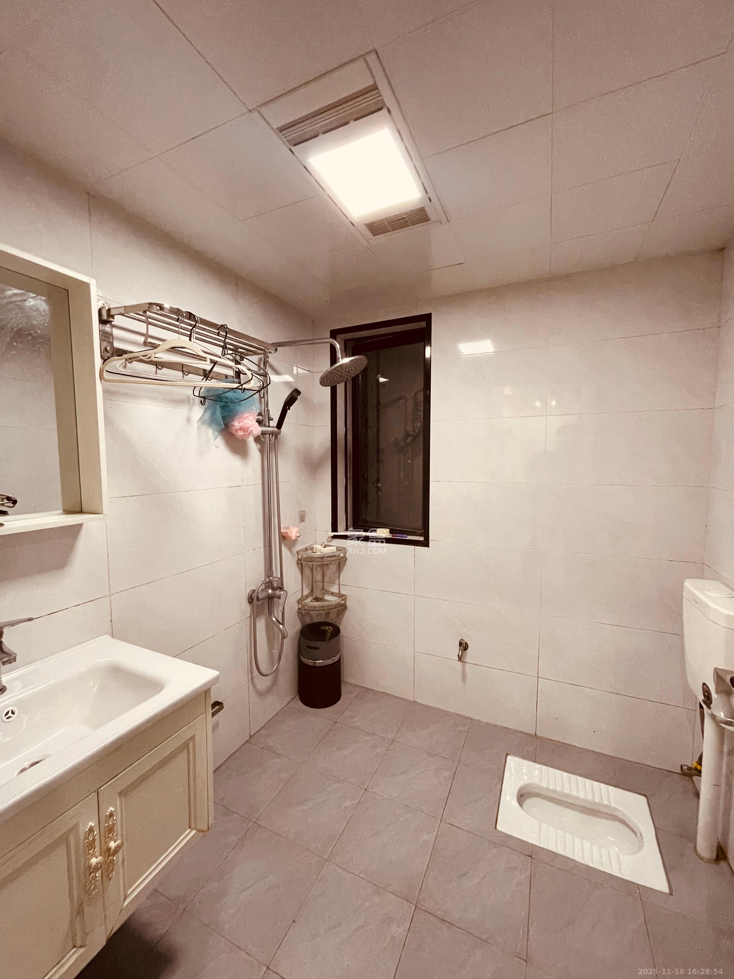 保利麓谷林语A区 2室2厅1卫 2100.0元/月 保利麓谷林语A区 2室2厅1卫 2100.0元/月室内图