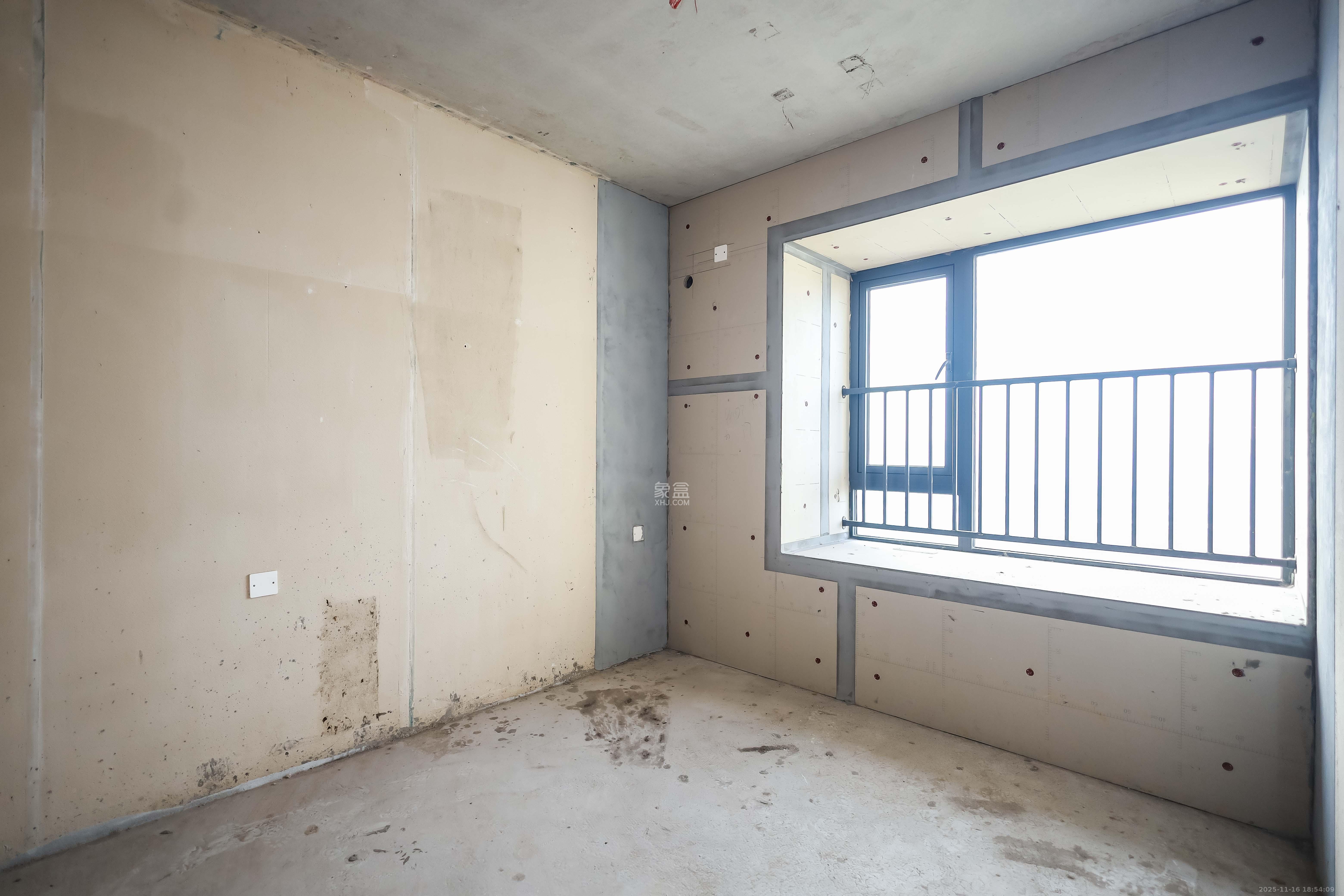 保利恒伟时光印象  3室2厅2卫    106.0万卧室