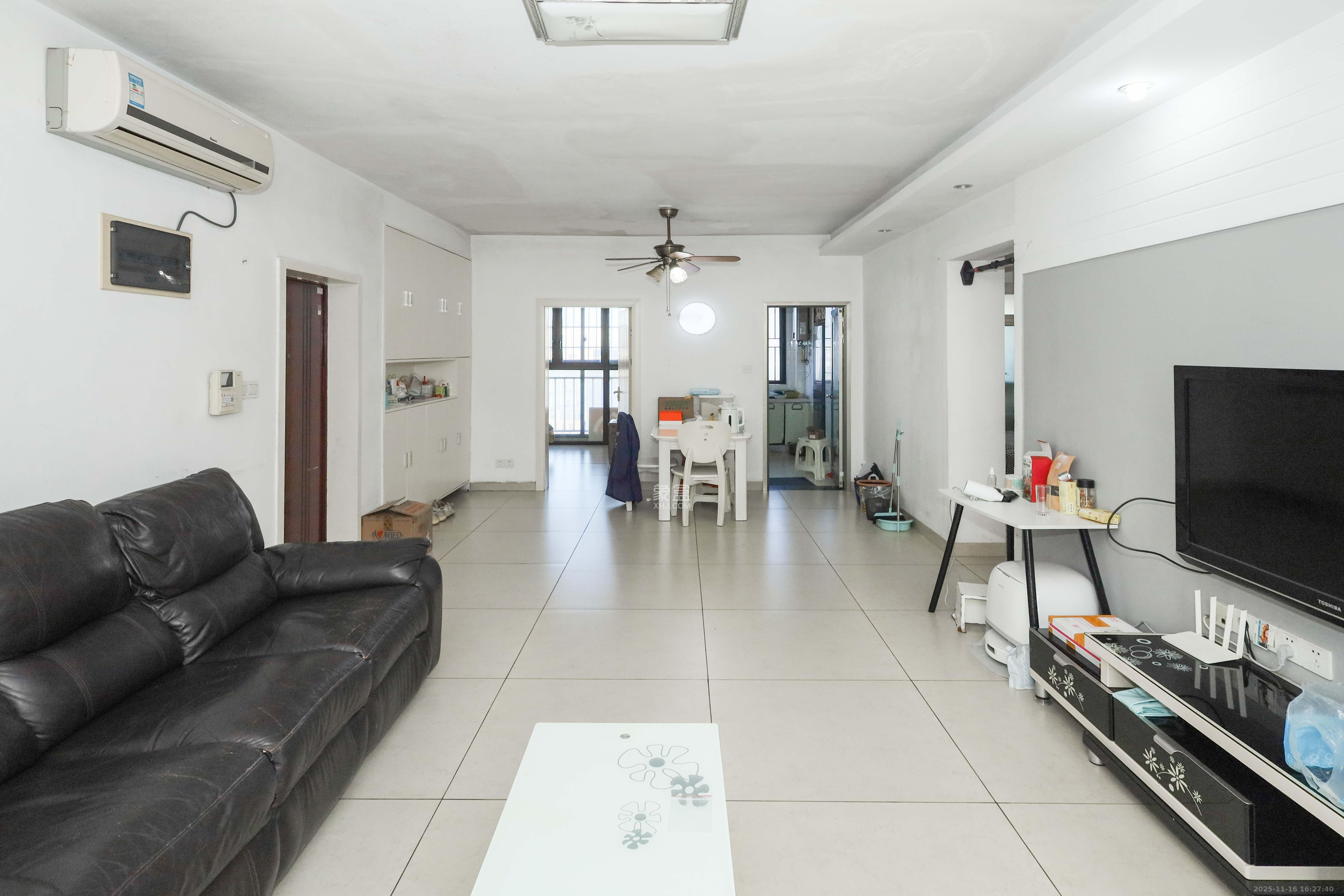 保利麓谷林语E区  3室2厅1卫    63.0万客厅