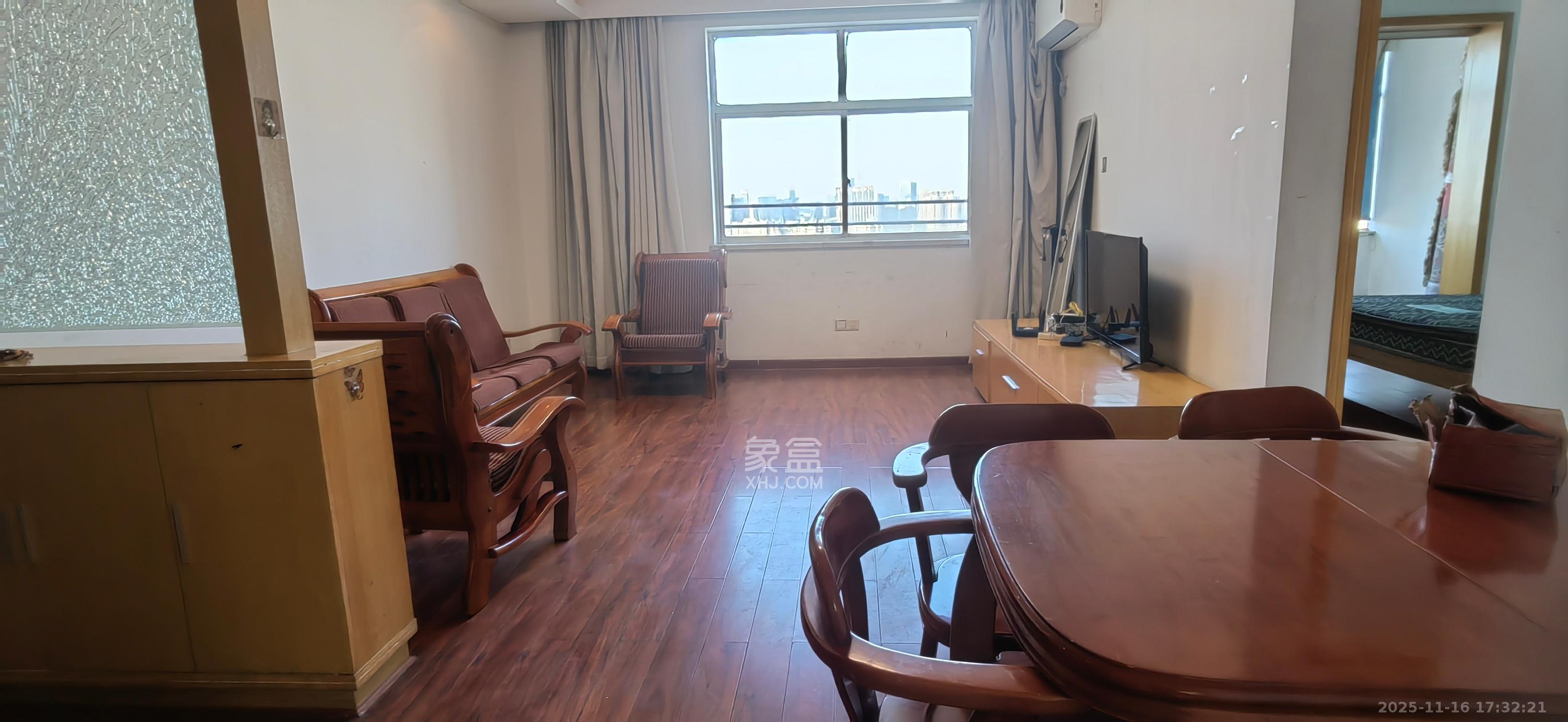 雄踞都市东家 2室2厅1卫 2000.0元/月 雄踞都市东家 2室2厅1卫 2000.0元/月室内图