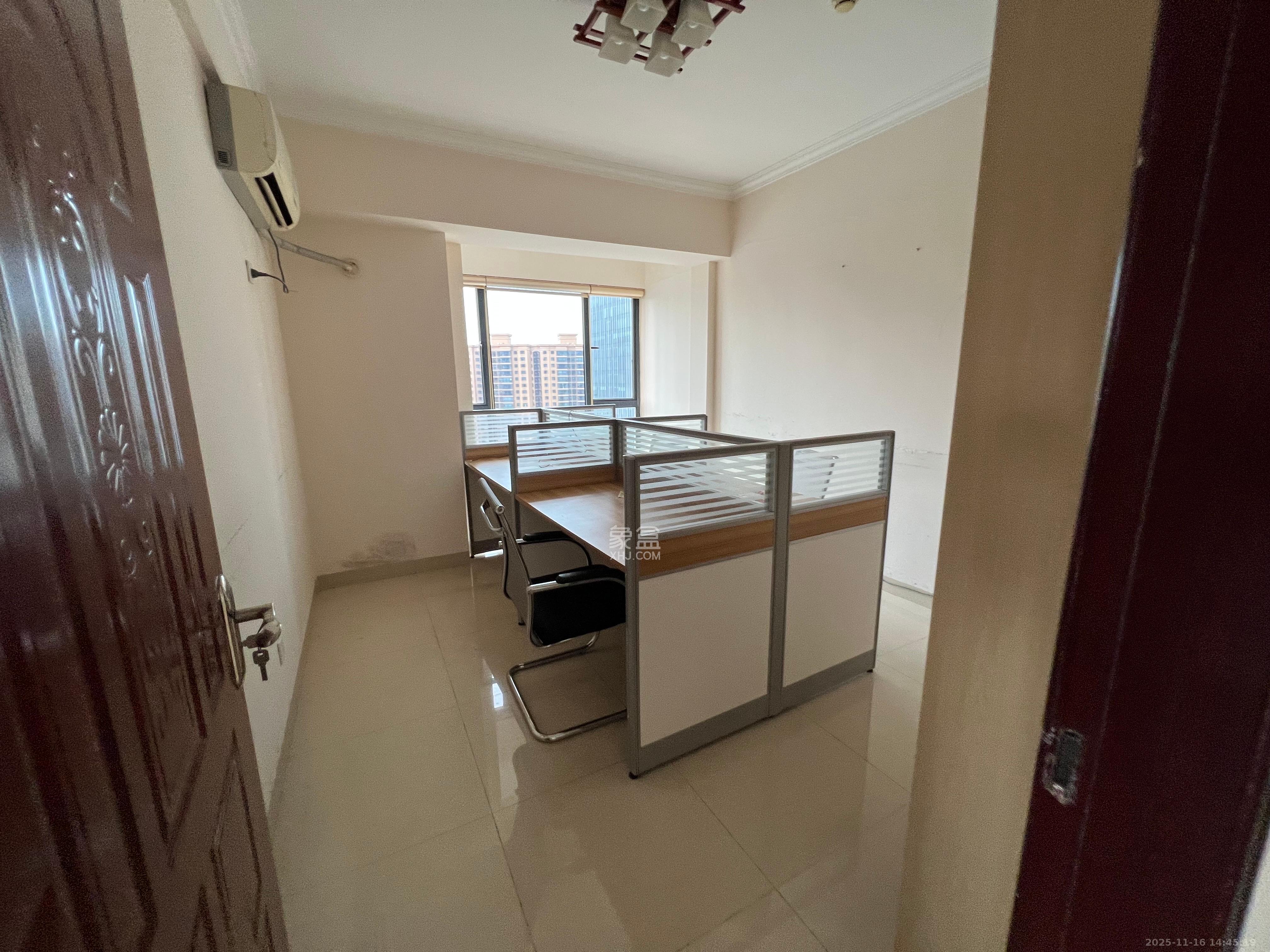 东城港   100.0㎡      5000.0元/月室内图