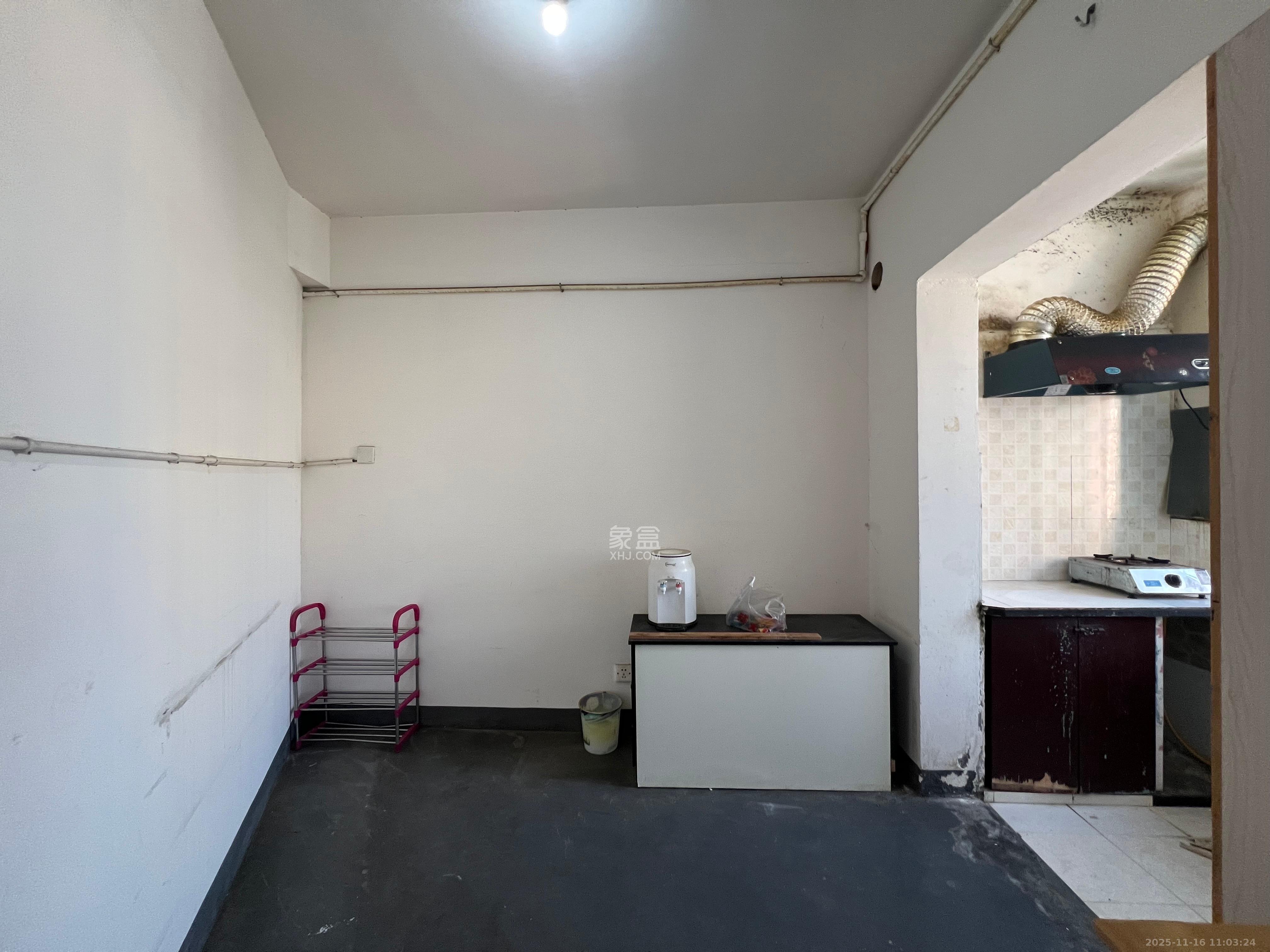 江景阳光  1室1厅1卫    700.0元/月室内图