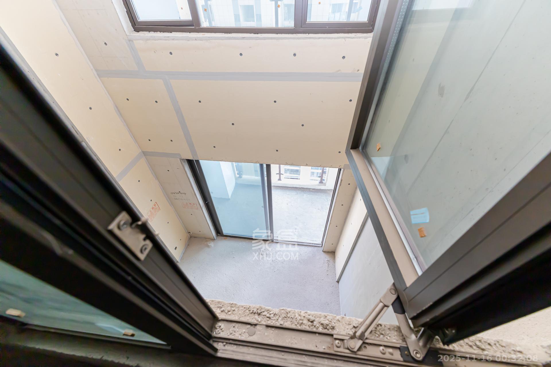 润和湘江天地C区  3室2厅2卫    108.0万卧室