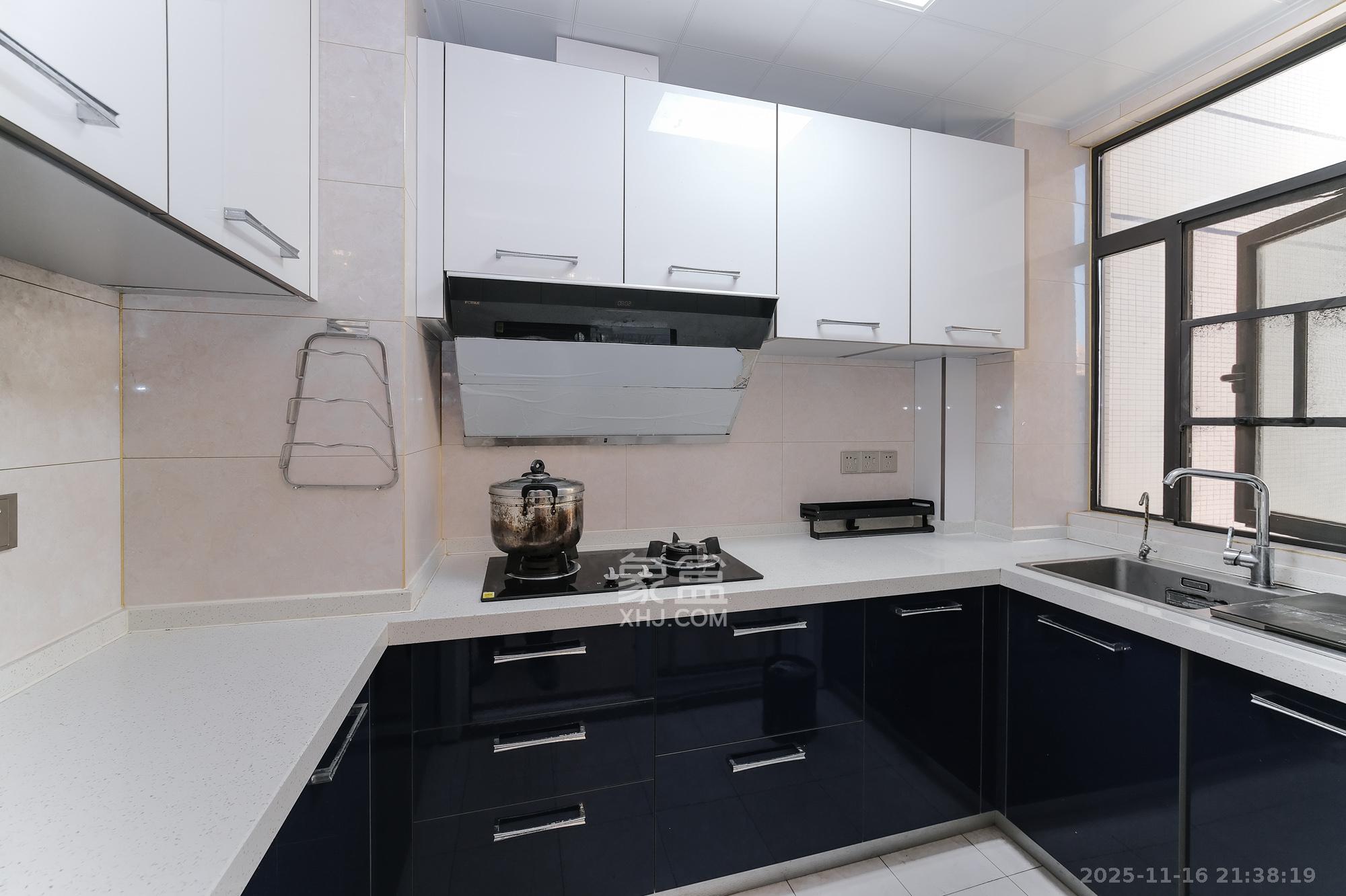 星雅美辰 2室2厅2卫 102.0万 星雅美辰 2室2厅2卫 102.0万厨房