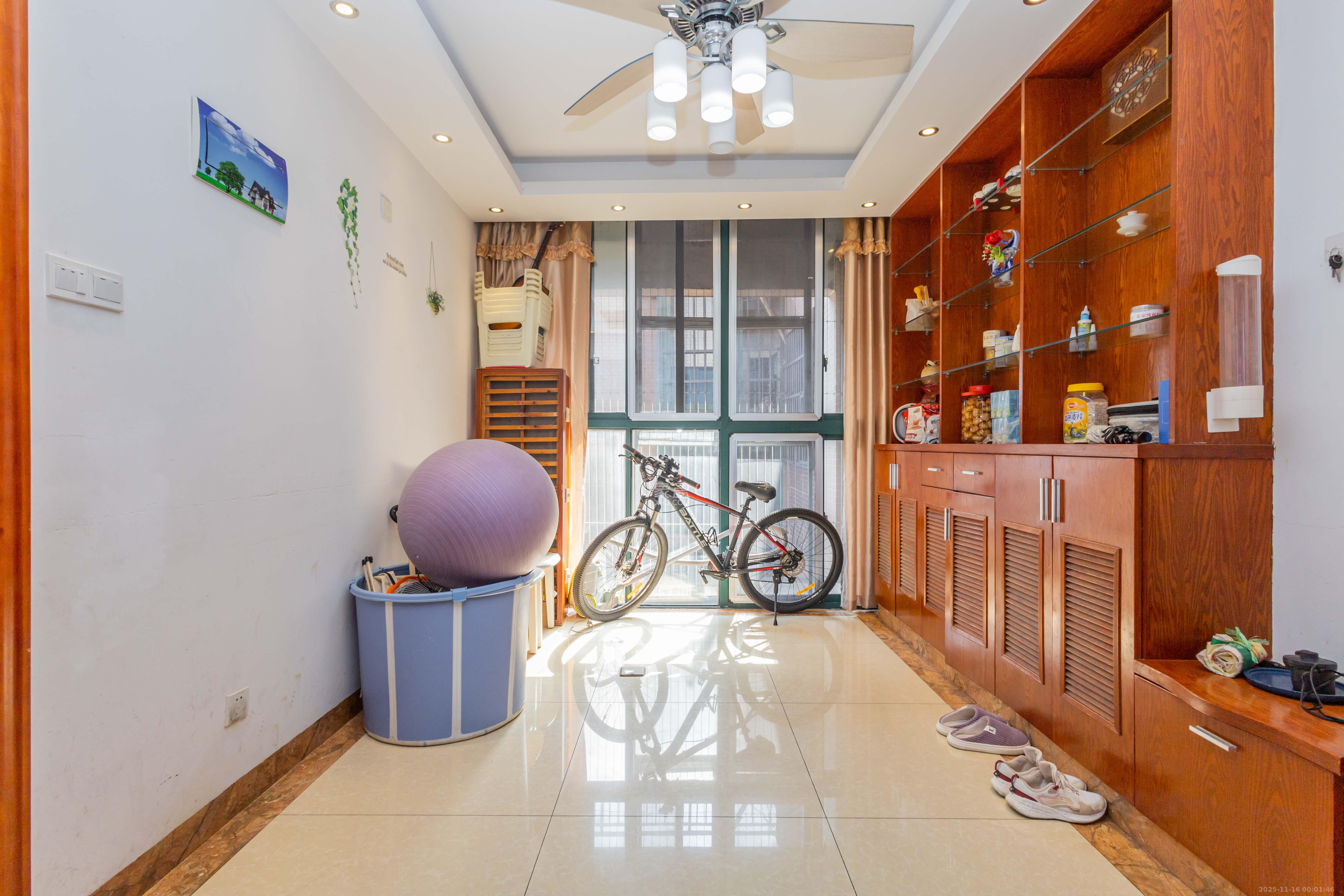 才子佳郡 4室2厅2卫 76.0万 才子佳郡 4室2厅2卫 76.0万卧室