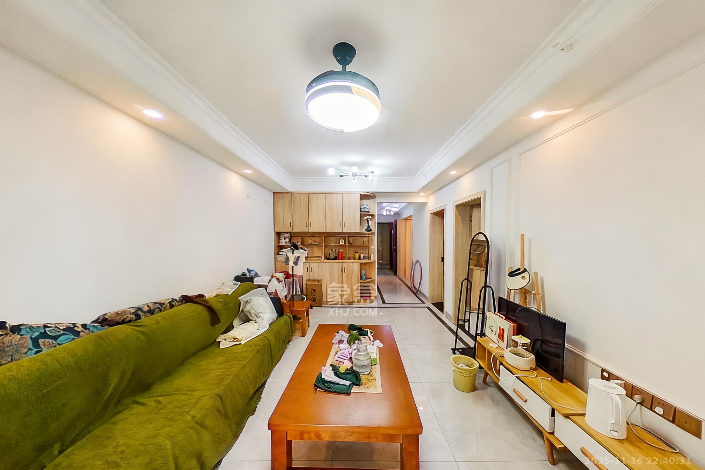 北辰三角洲C2区 3室1厅1卫 138.0万 北辰三角洲C2区 3室1厅1卫 138.0万客厅