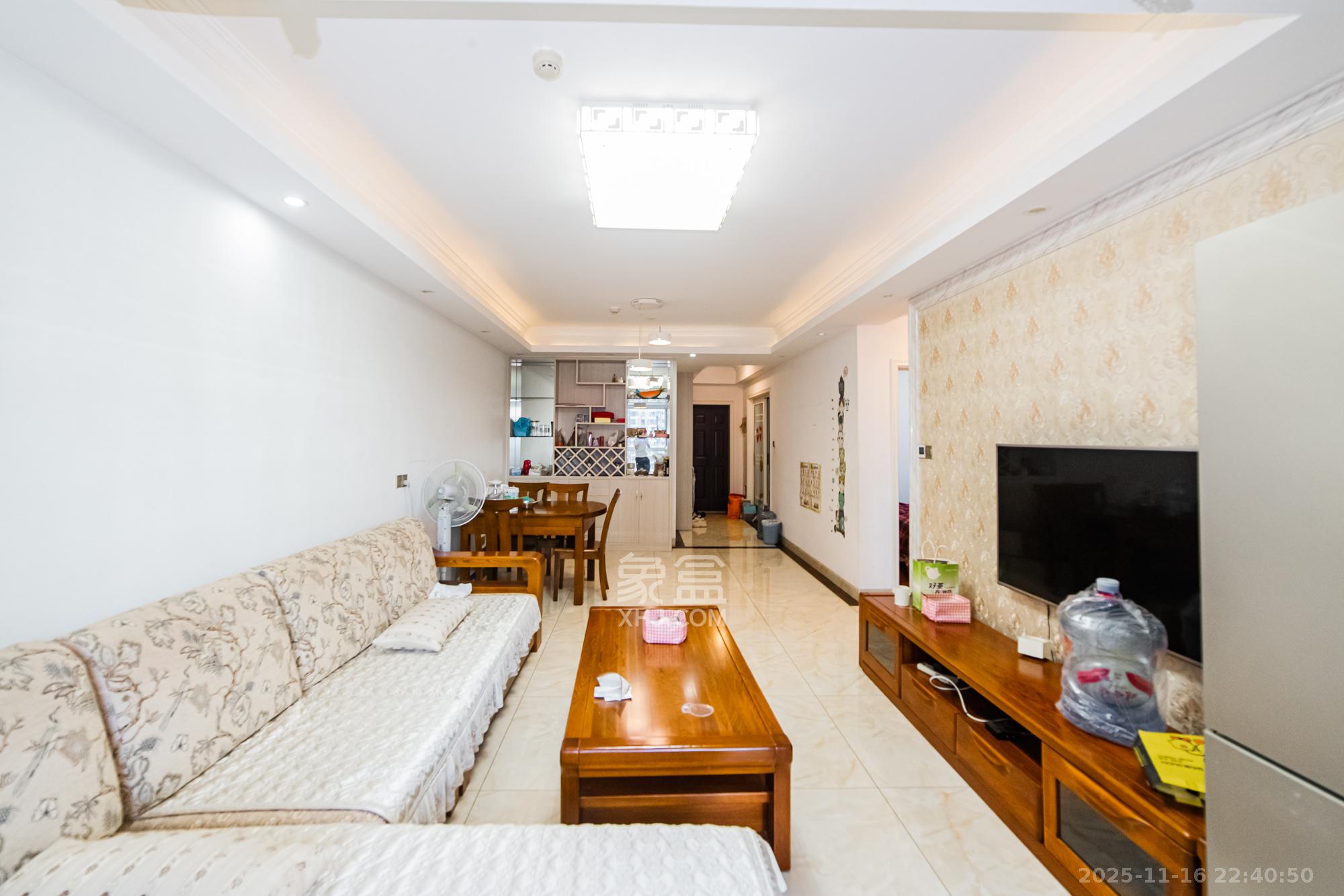 北辰三角洲E6区 3室1厅1卫 135.0万 北辰三角洲E6区 3室1厅1卫 135.0万客厅