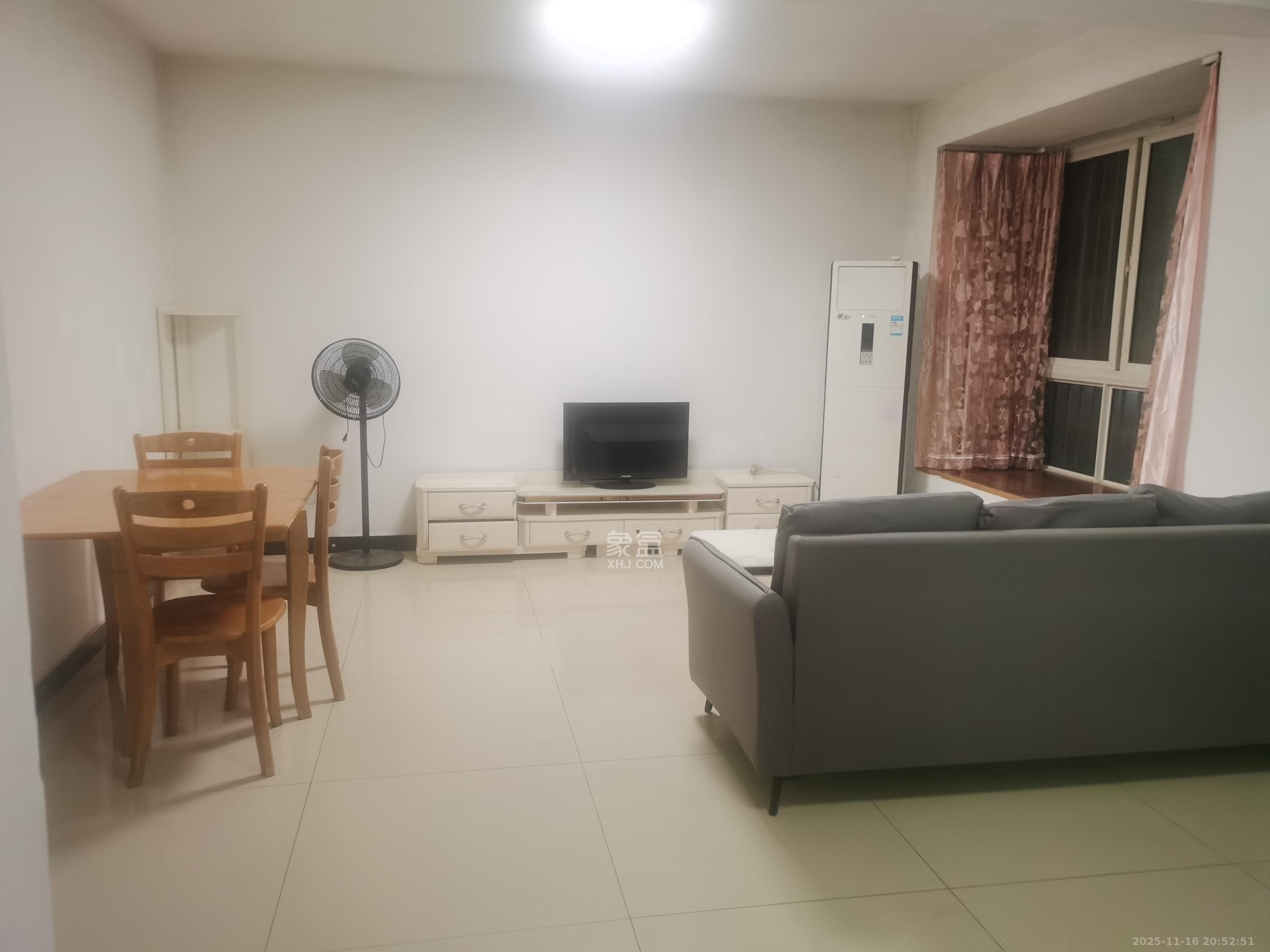 德润园  1室2厅1卫    1500.0元/月