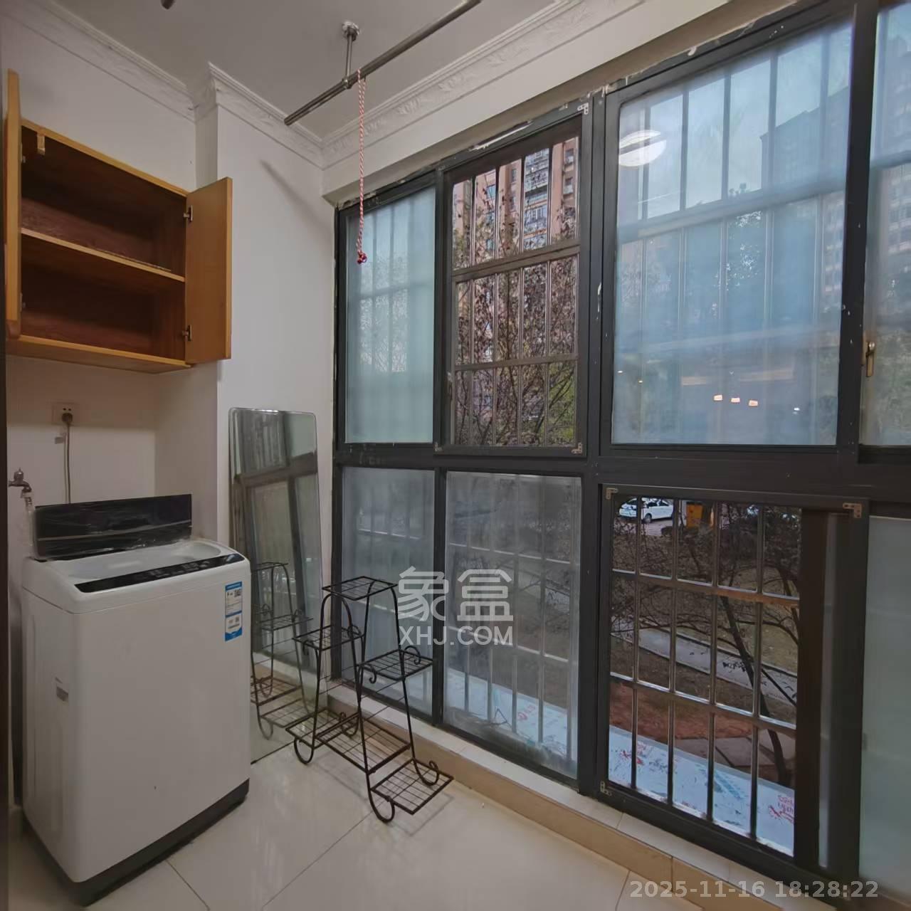 山水嘉园  3室2厅1卫    1400.0元/月室内图