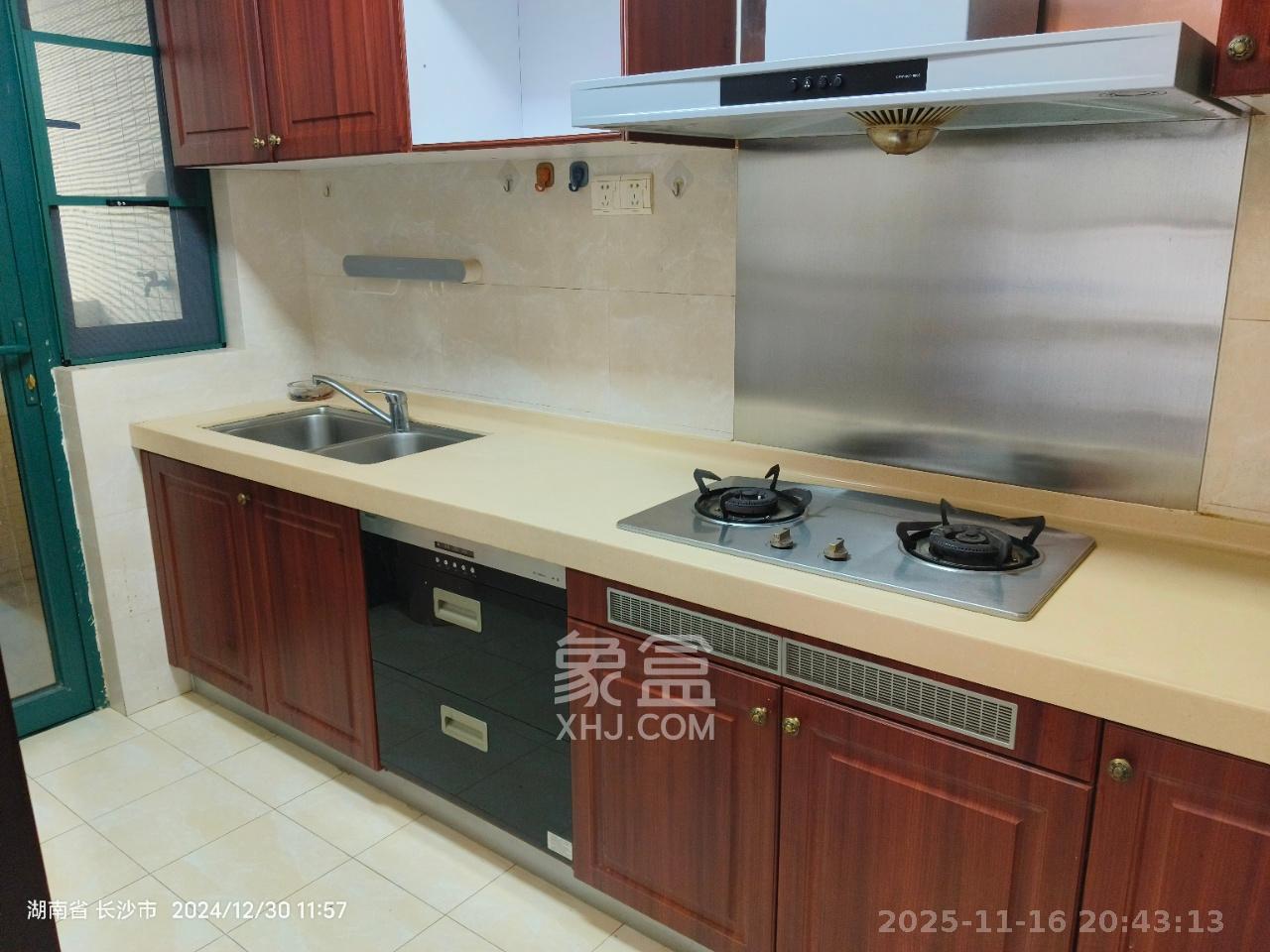 恒大翡翠华庭  1室2厅1卫    1900.0元/月室内图