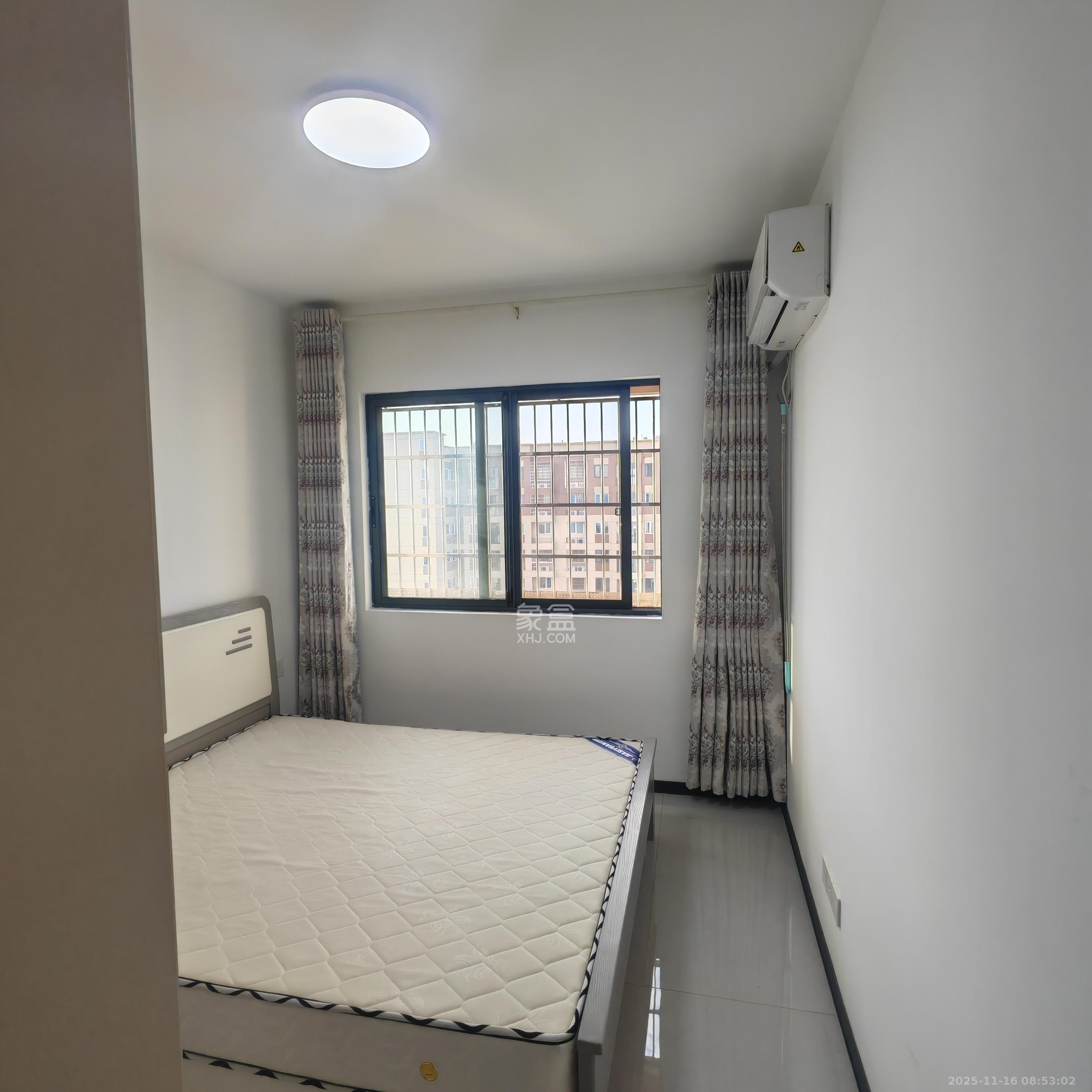 文景家园  2室1厅1卫    2400.0元/月室内图