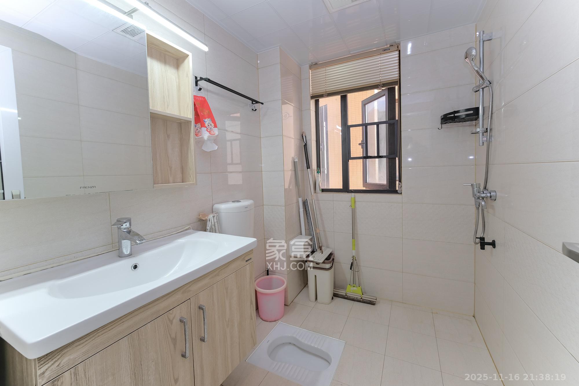 星雅美辰 2室2厅2卫 102.0万 星雅美辰 2室2厅2卫 102.0万卫生间