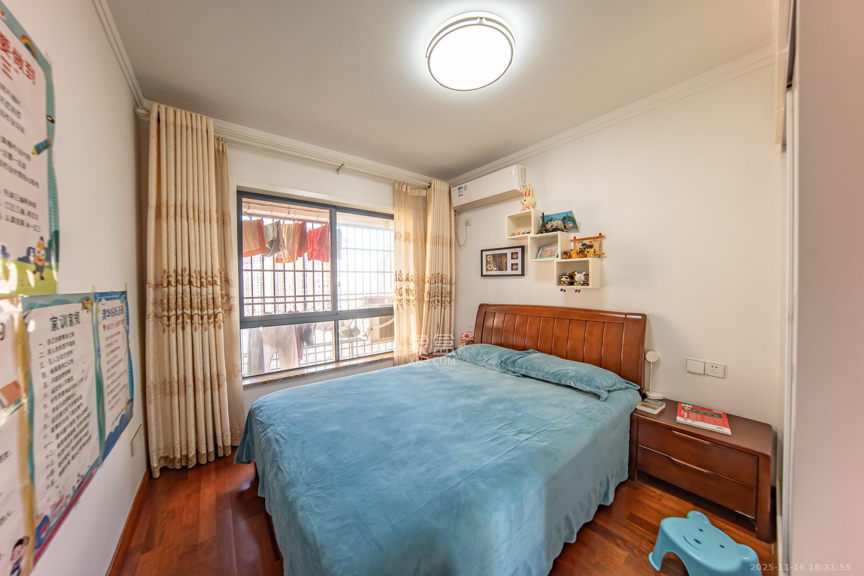 湘熙水郡（观澜海赋家园）  4室2厅2卫    170.0万卧室