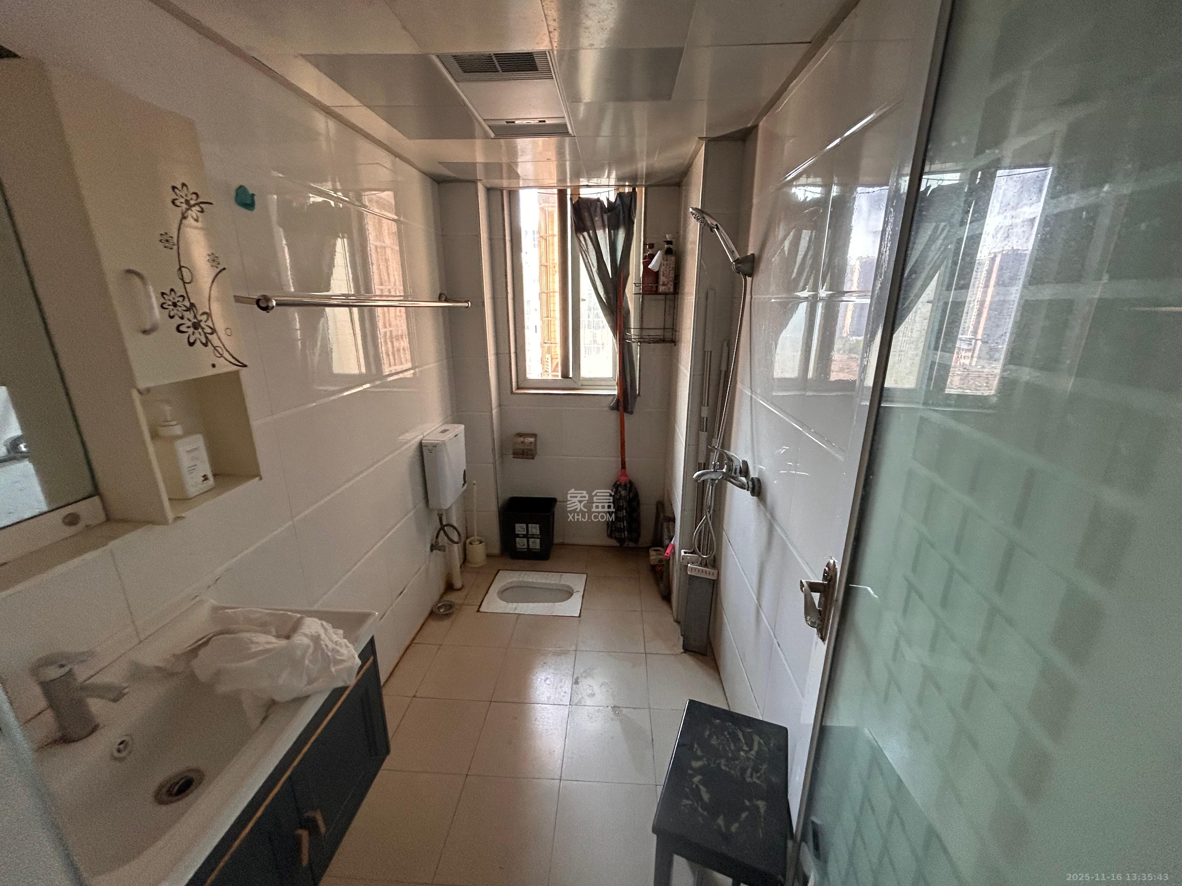 麓谷锦和园  3室2厅1卫    2000.0元/月室内图