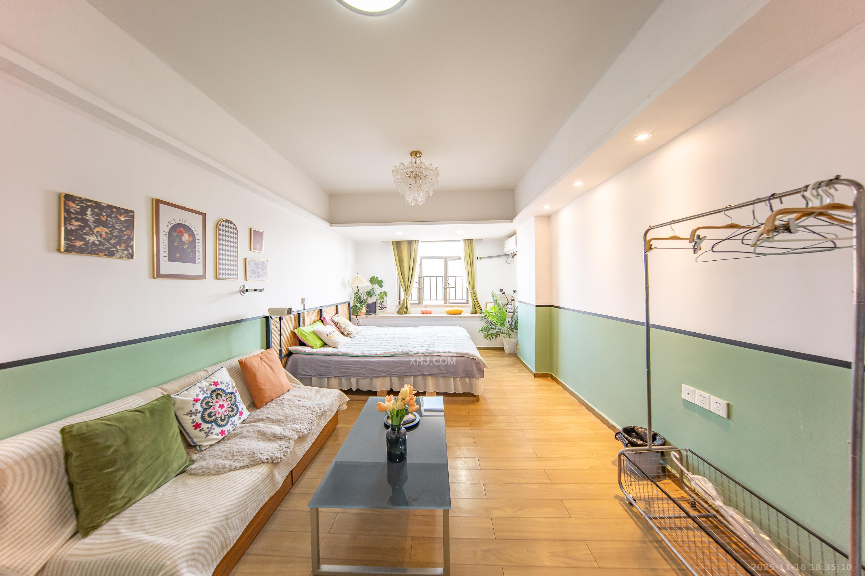 米兰春天 1室1厅1卫 16.8万 米兰春天 1室1厅1卫 16.8万卧室