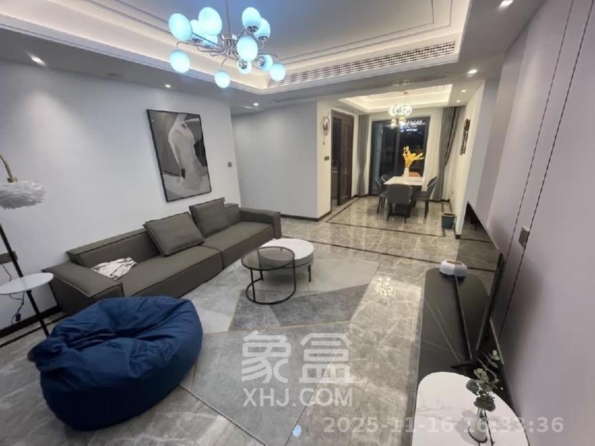 绿地长沙城际空间站(绿地新里佳苑) 4室2厅2卫 3600.0元/月 绿地长沙城际空间站(绿地新里佳苑) 4室2厅2卫 3600.0元/月室内图