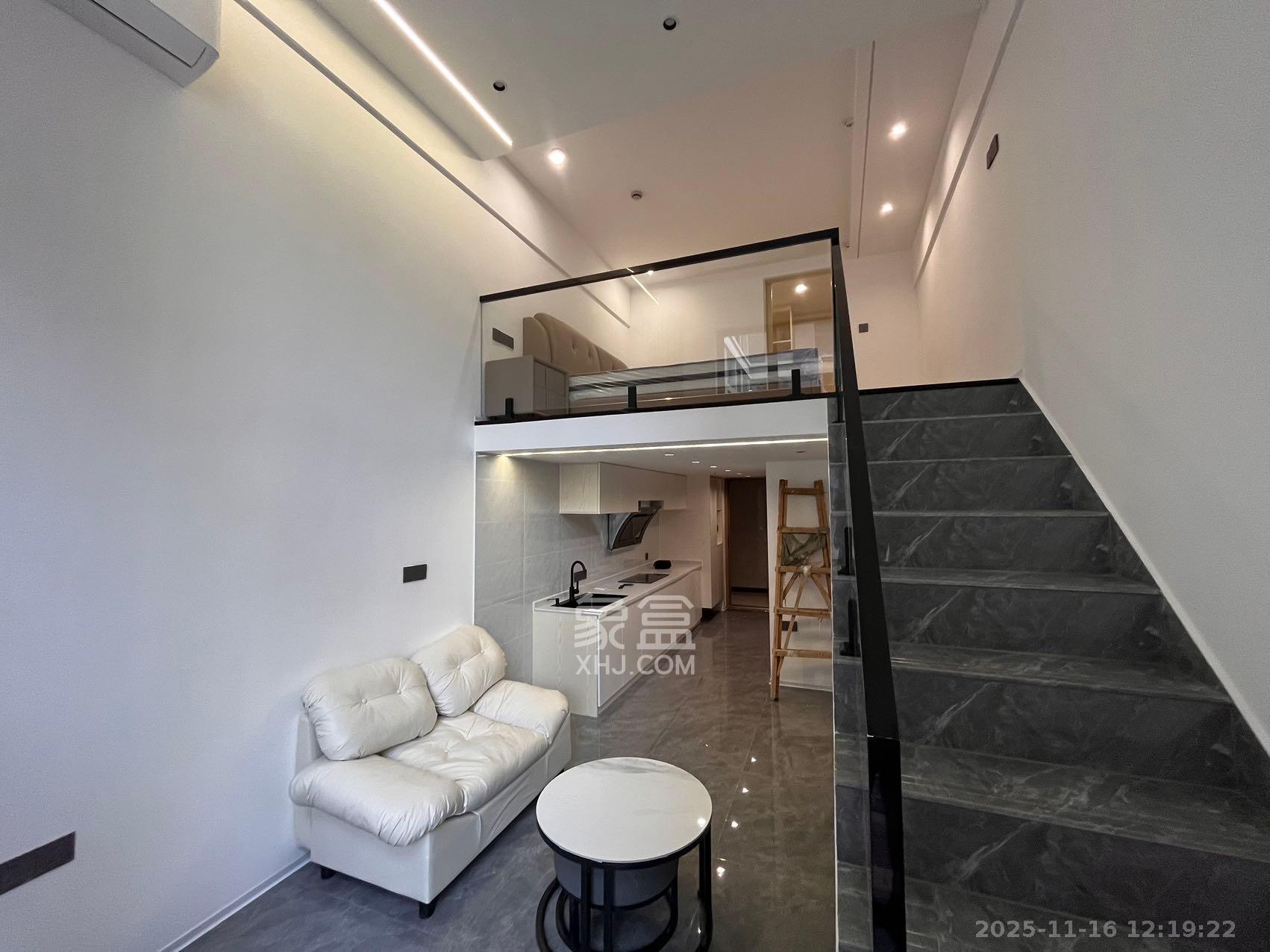 卓越江岸  1室1厅1卫    2500.0元/月室内图