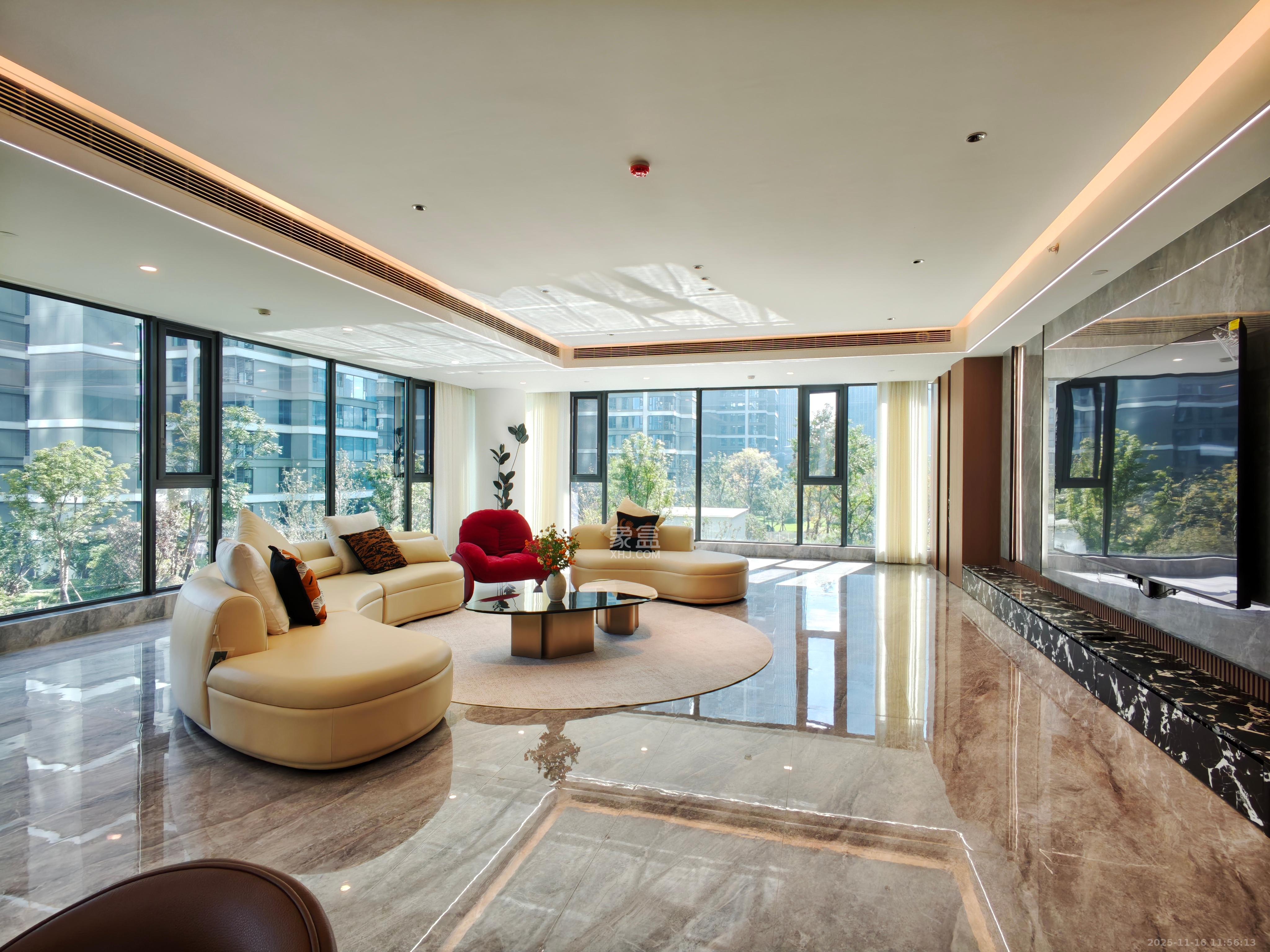 旭辉铂悦湘江  4室2厅3卫    20000.0元/月