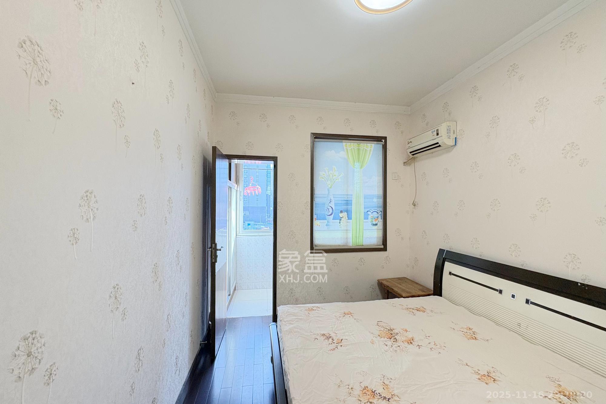 市教委单位房  3室2厅1卫    79.8万卧室