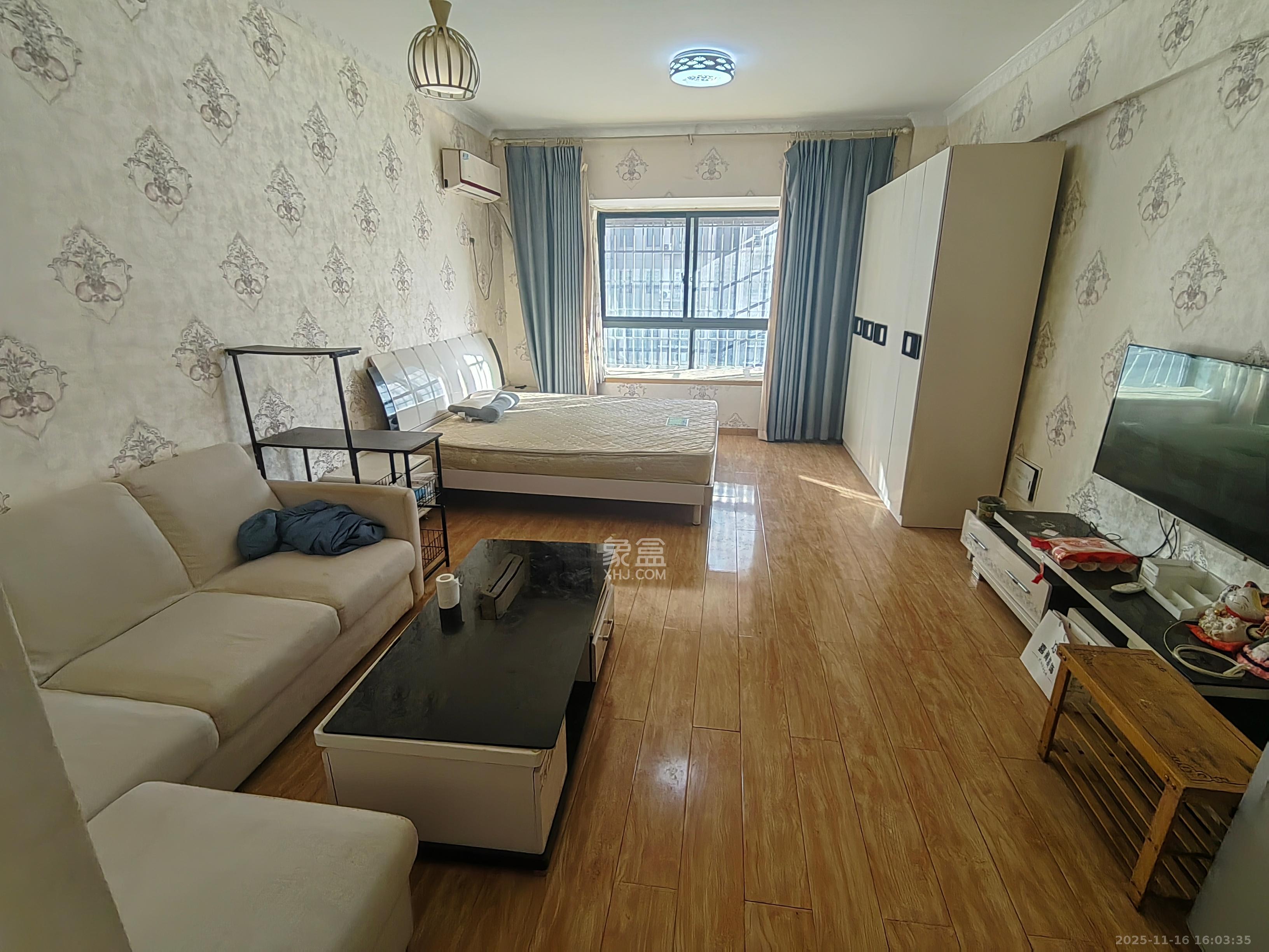 世纪桃花苑  1室0厅1卫    1200.0元/月