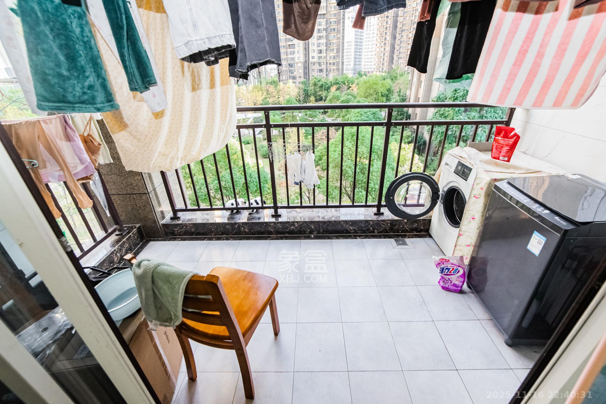 北辰三角洲C2区 3室1厅1卫 138.0万 北辰三角洲C2区 3室1厅1卫 138.0万阳台