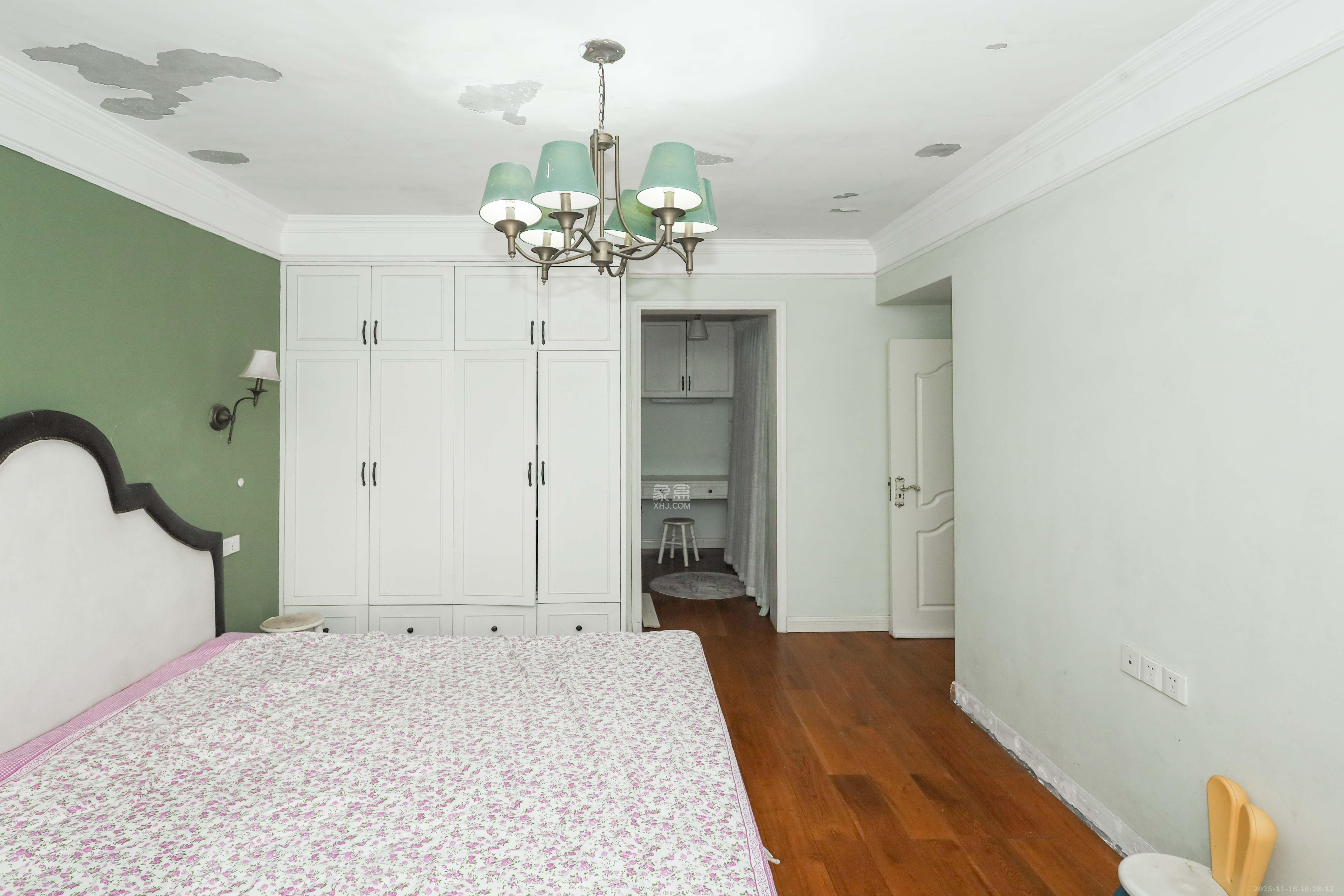 保利麓谷林语C区 4室2厅1卫 120.0万 保利麓谷林语C区 4室2厅1卫 120.0万卧室