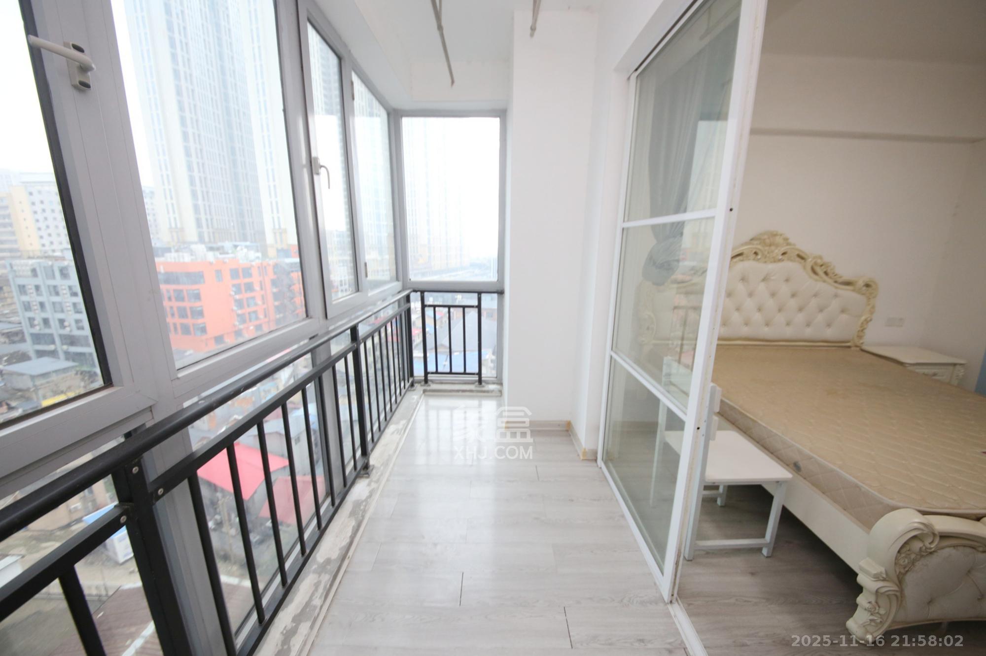 五一中央领御  2室2厅1卫    75.0万阳台