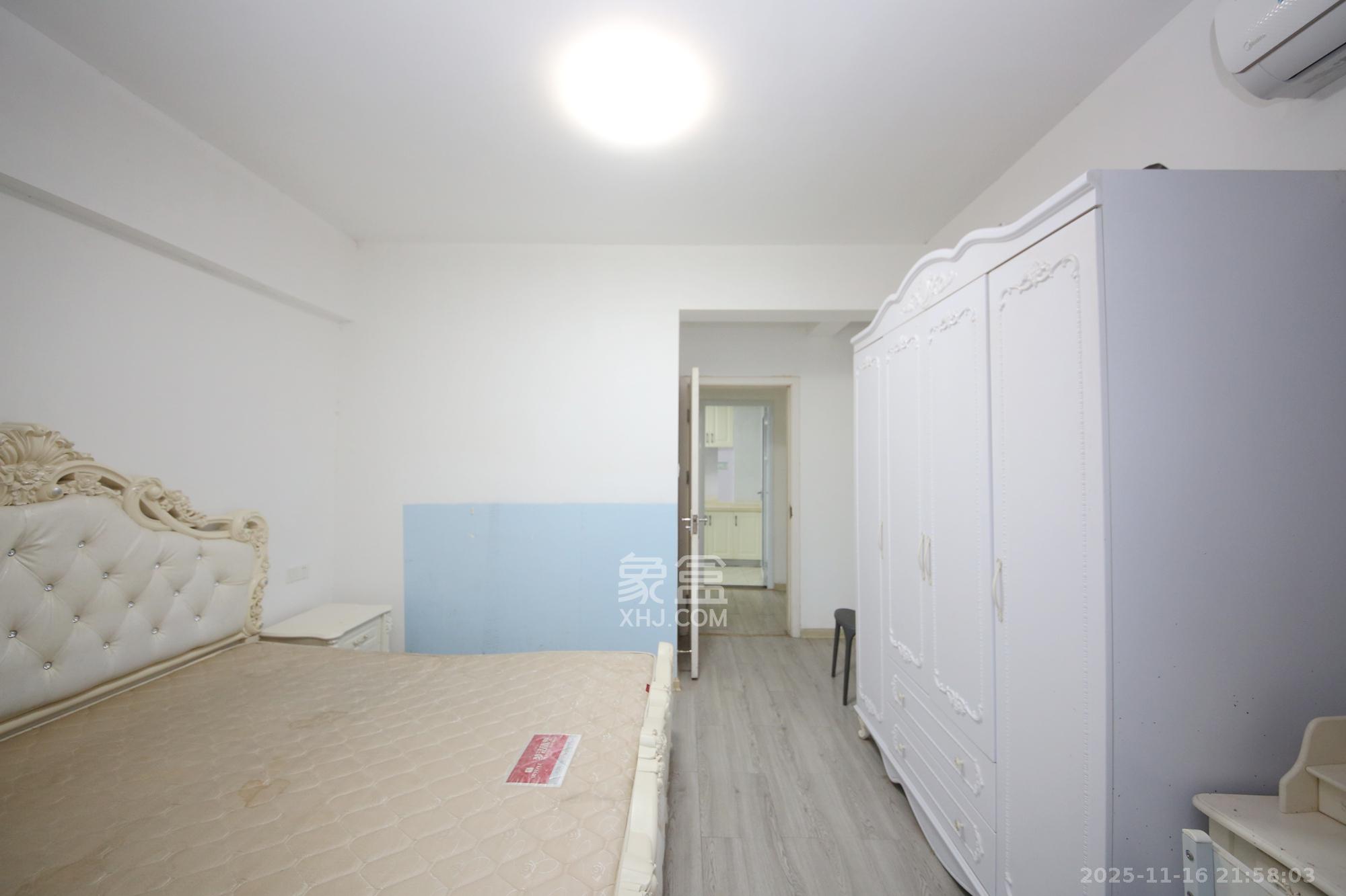 五一中央领御  2室2厅1卫    75.0万卧室