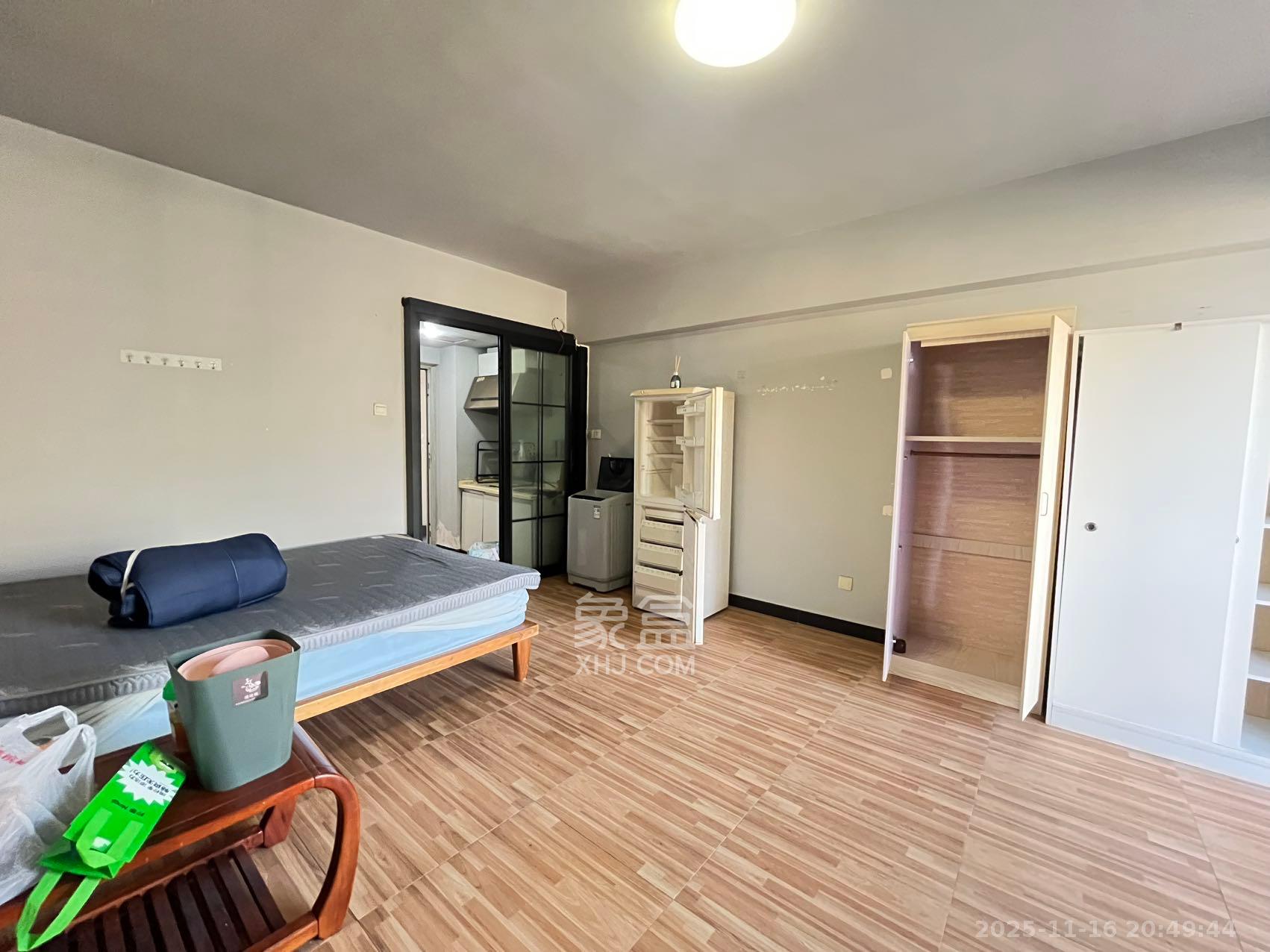 阳光100二期  1室1厅1卫    1300.0元/月室内图