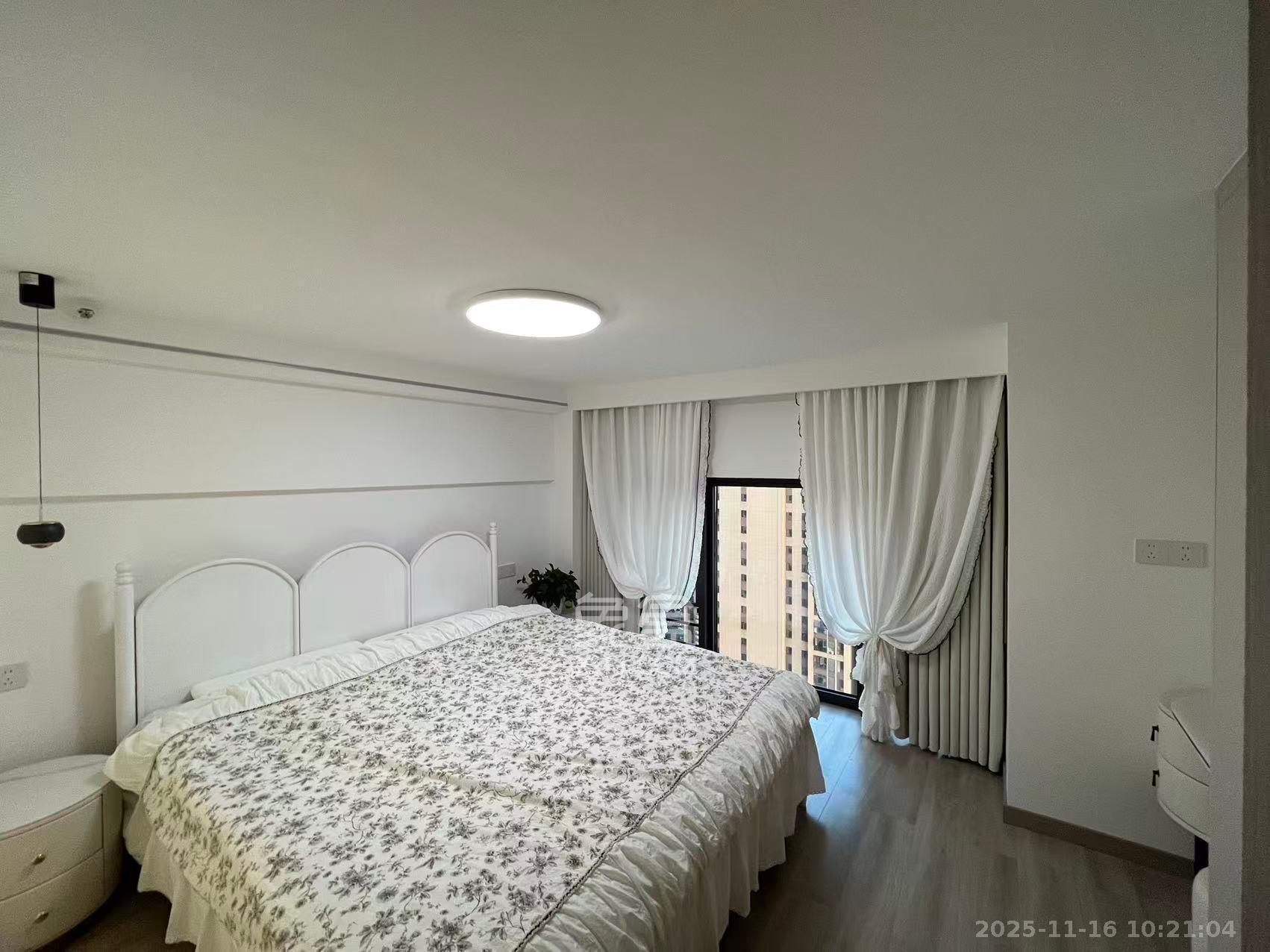 世茂璀璨天城公寓 2室1厅1卫 2600.0元/月 世茂璀璨天城公寓 2室1厅1卫 2600.0元/月室内图