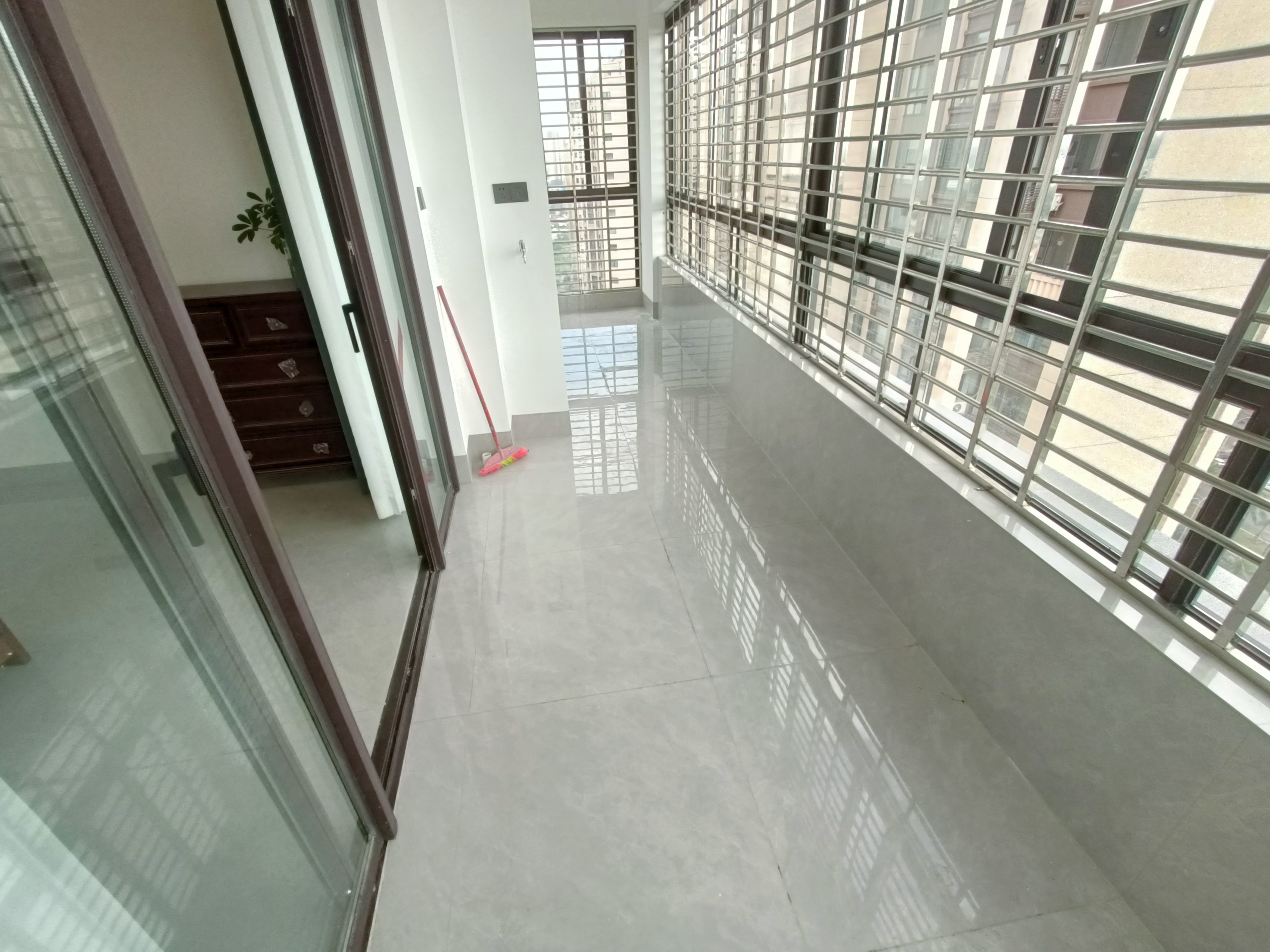 恩祥新城 4室2厅2卫 3000.0元/月 恩祥新城 4室2厅2卫 3000.0元/月室内图