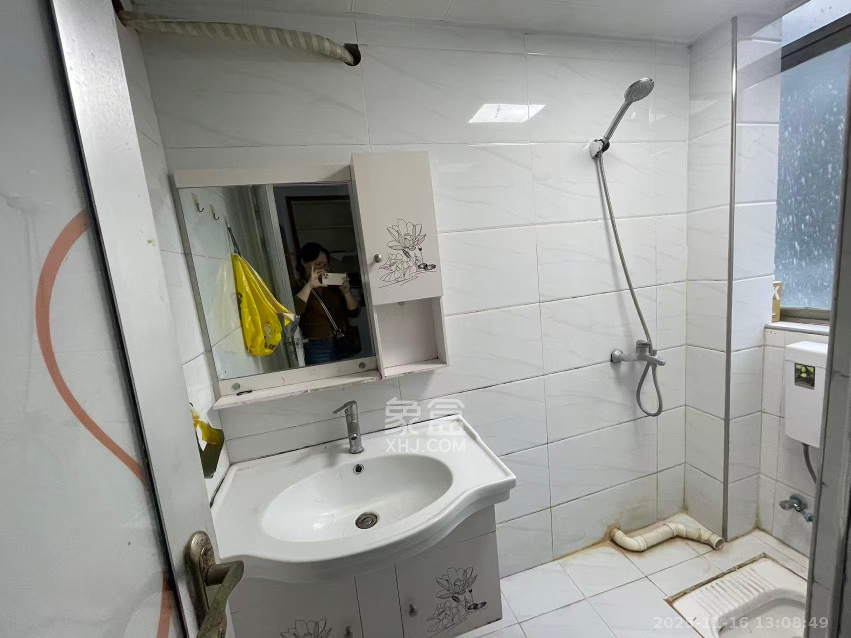 中南石油局宿舍  3室1厅1卫    2800.0元/月室内图