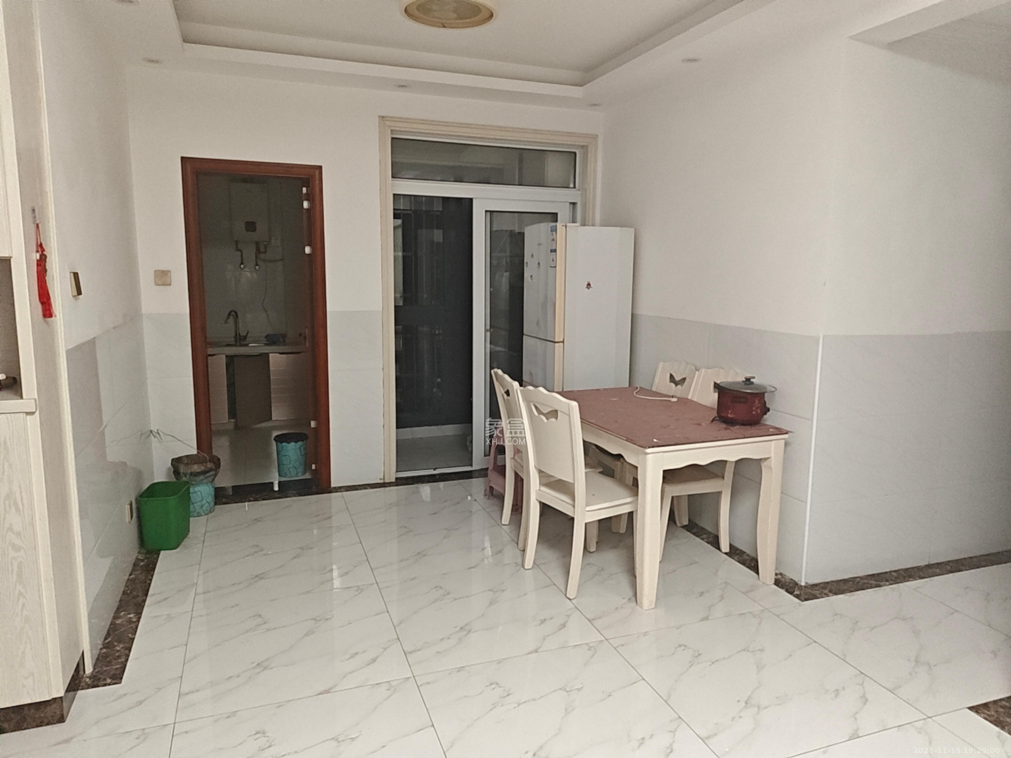 嘉顺苑  1室0厅0卫    2500.0元/月