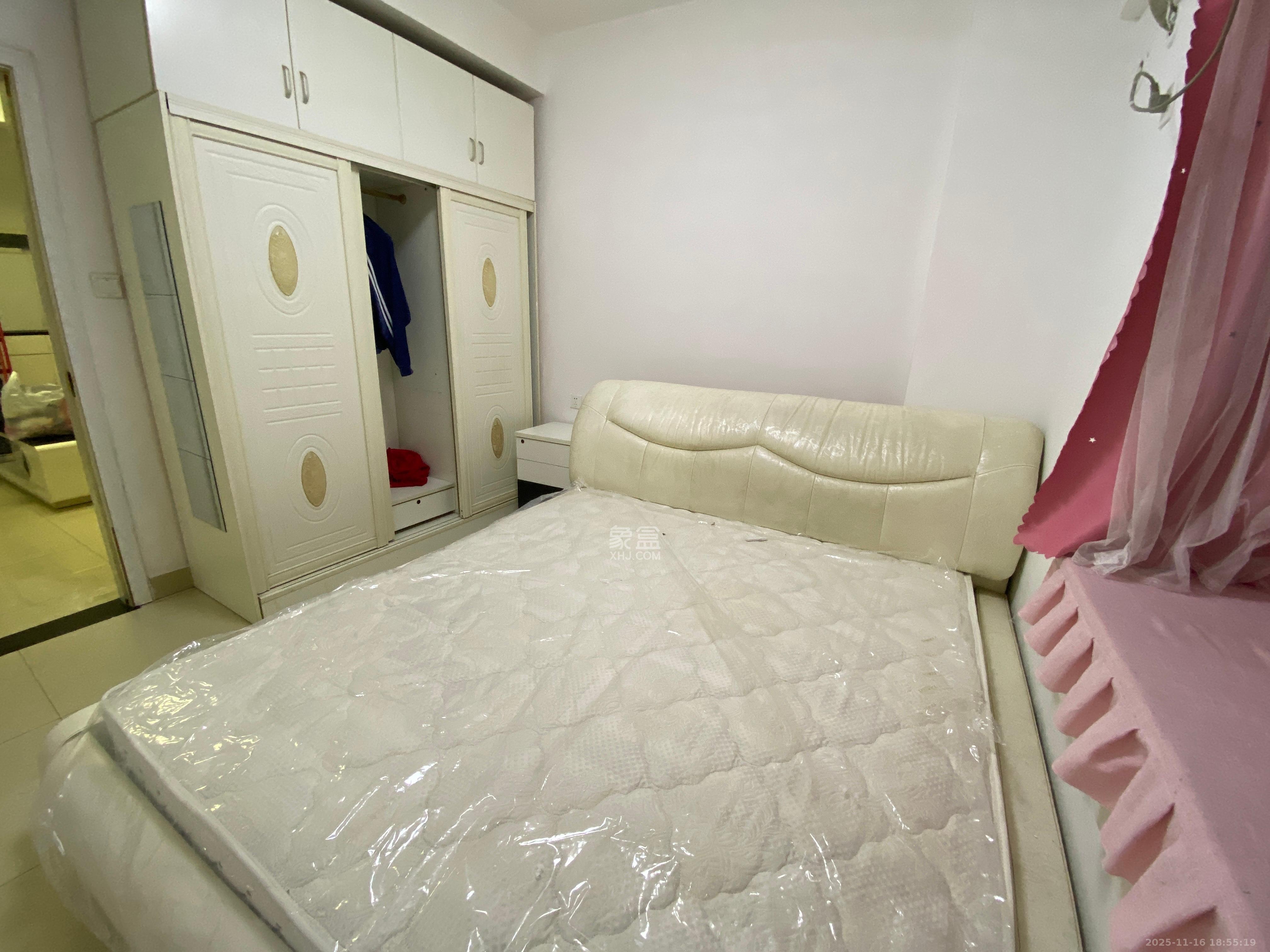 钱隆樽品(一、二、三期) 2室1厅1卫 1800.0元/月 钱隆樽品(一、二、三期) 2室1厅1卫 1800.0元/月室内图