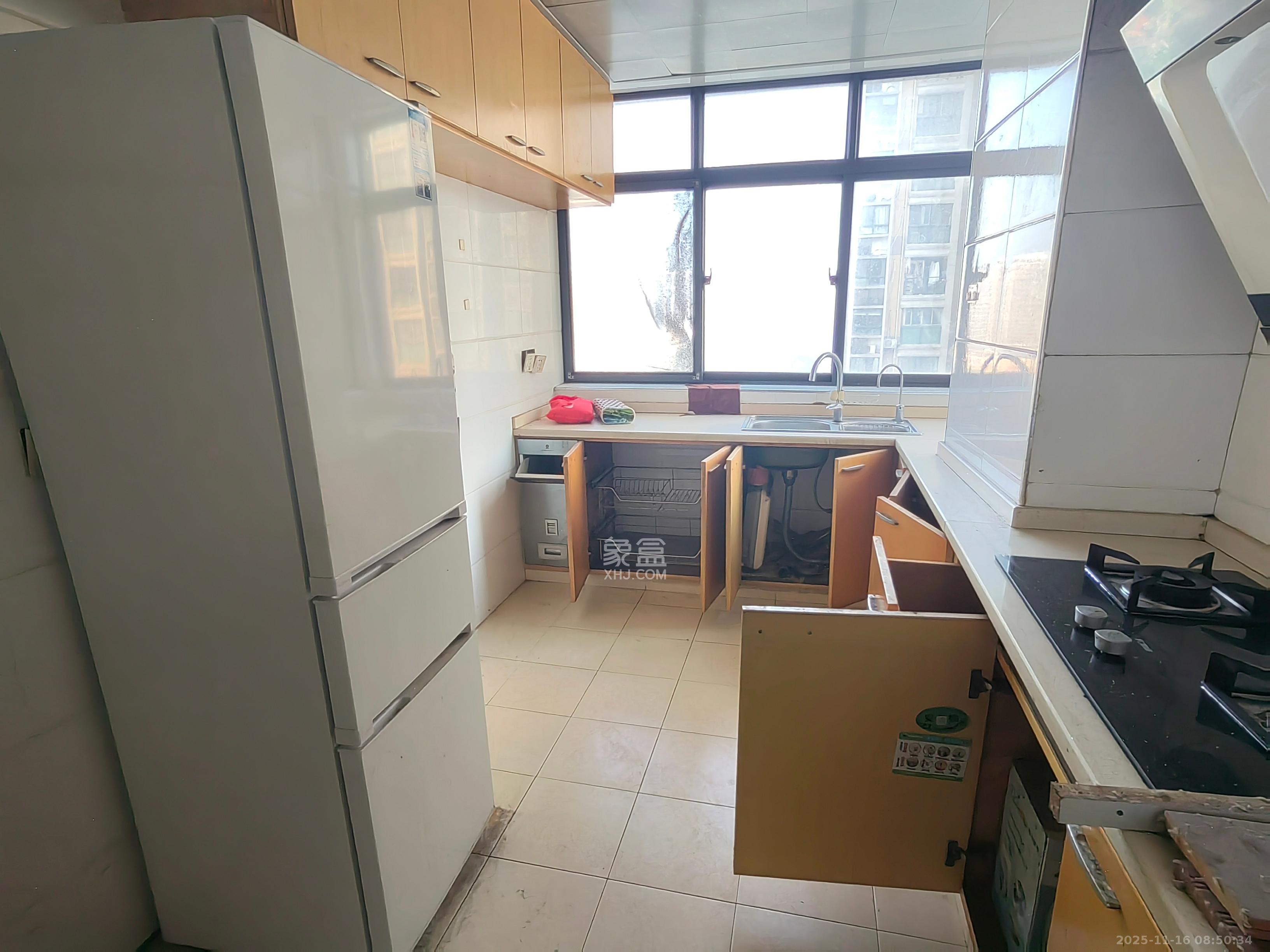 锦湘国际星城三期（锦绣苑）  3室2厅2卫    2500.0元/月室内图