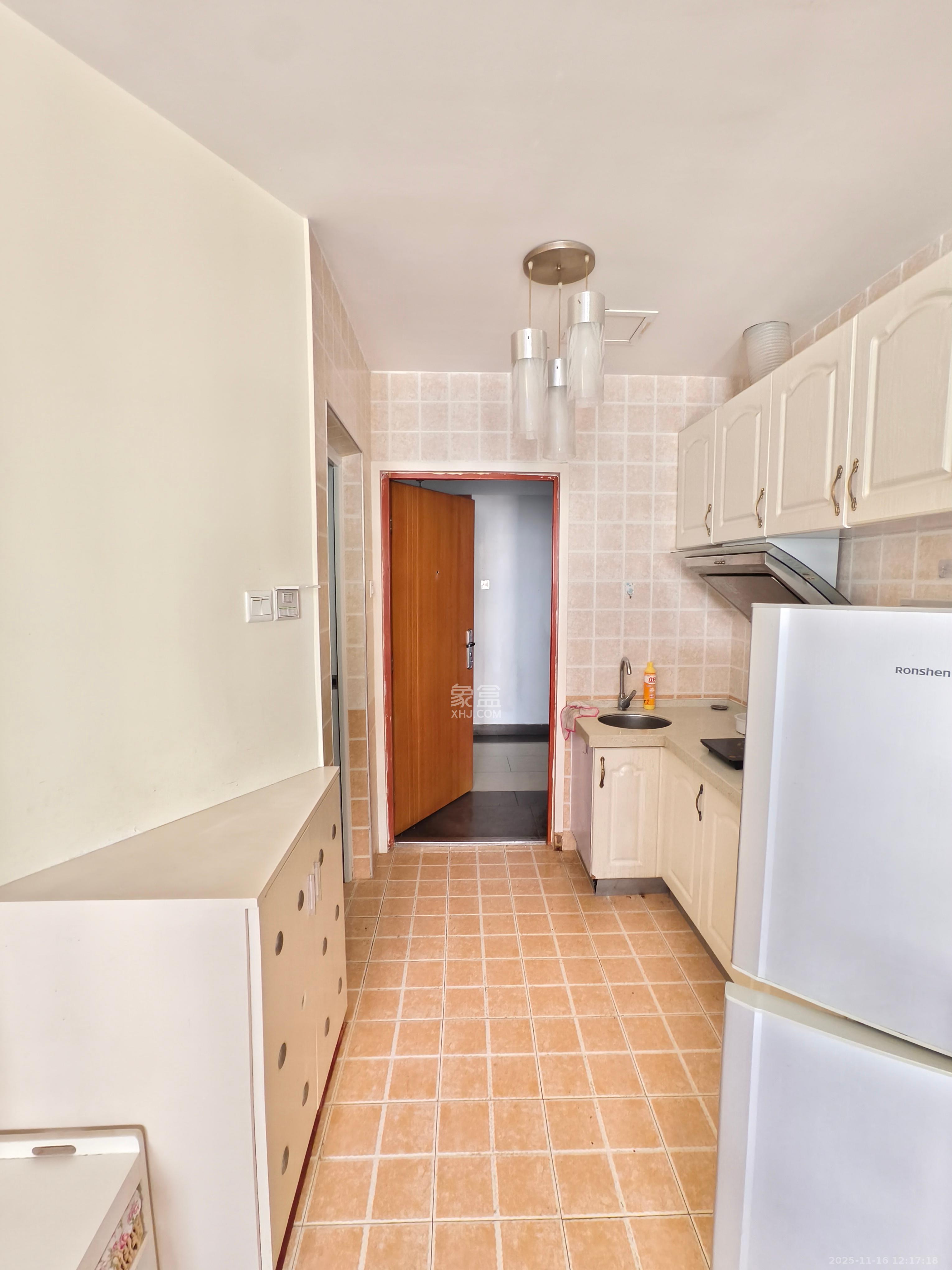 长房时代城  1室1厅1卫    1500.0元/月室内图