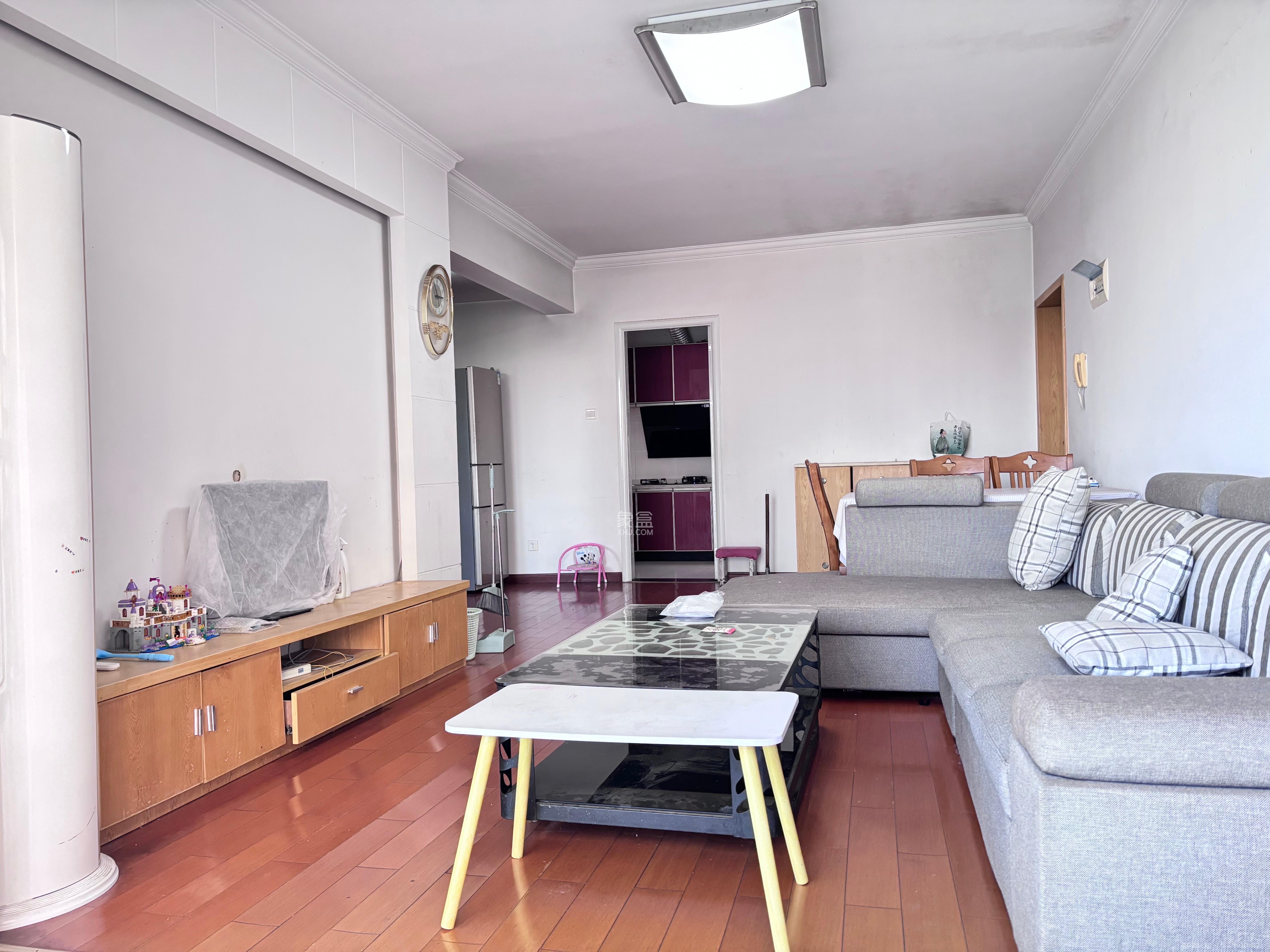 麓谷锦和园  2室2厅1卫    2100.0元/月室内图