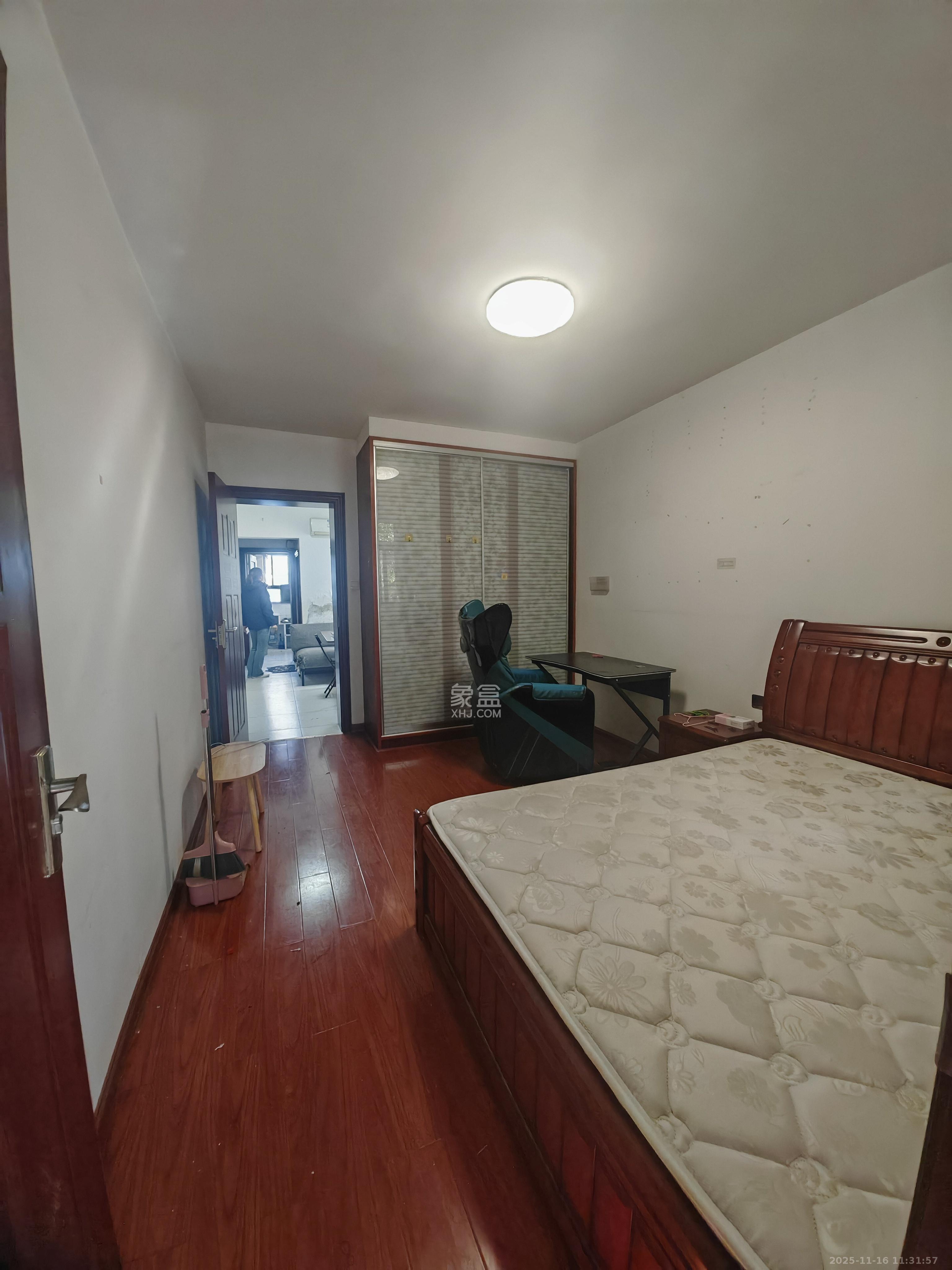 红花坡社区  1室1厅1卫    1200.0元/月室内图