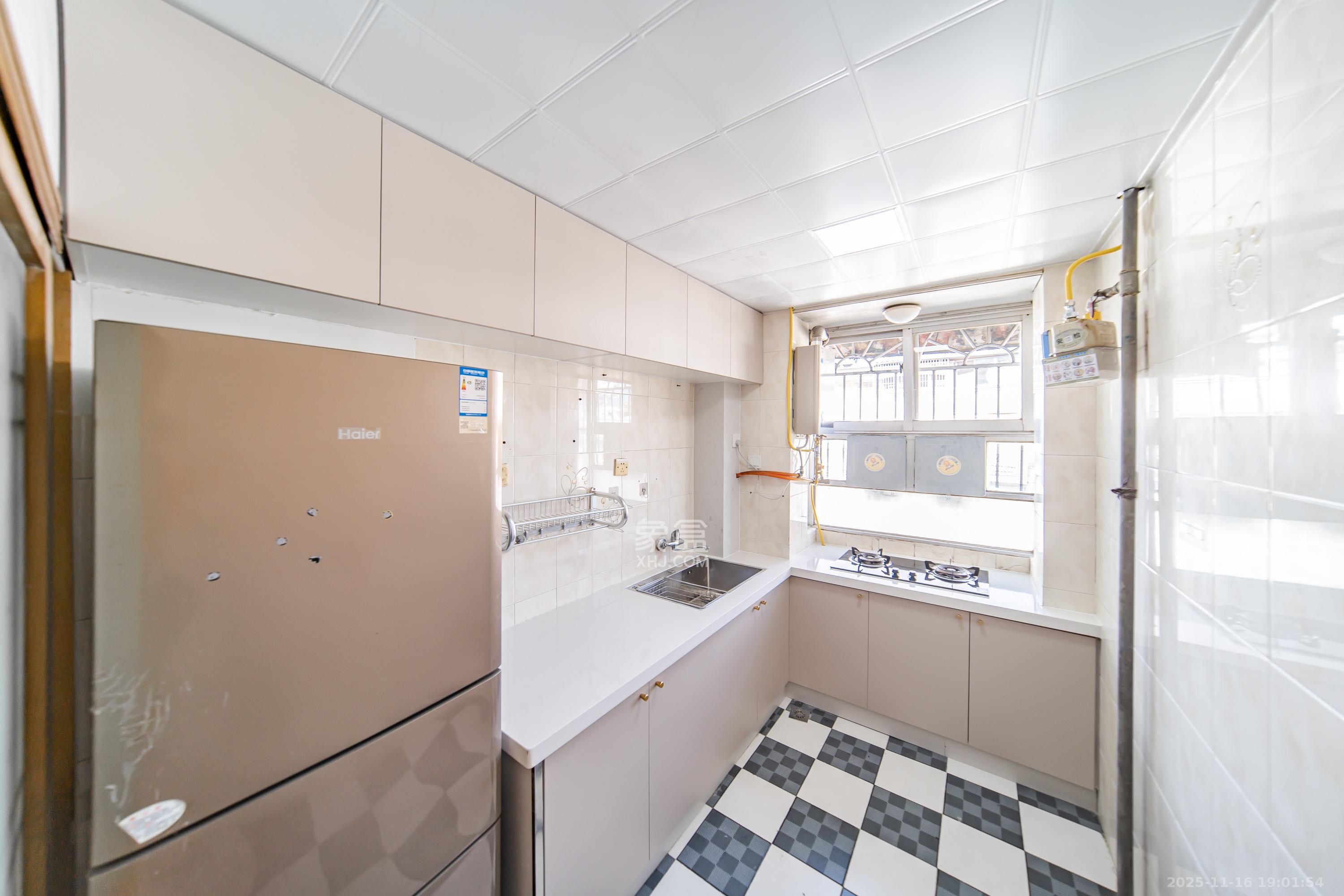 金帆小区 2室2厅1卫 48.8万 金帆小区 2室2厅1卫 48.8万厨房