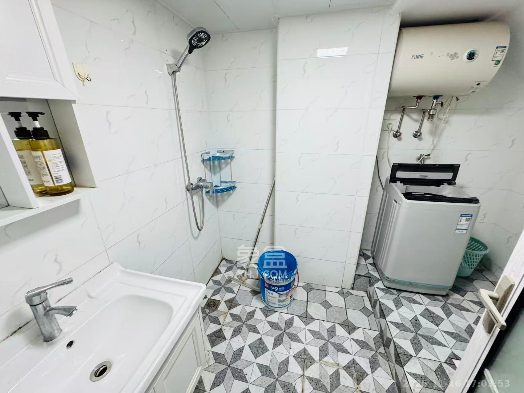 荣盛花语书苑  1室1厅2卫    2000.0元/月室内图