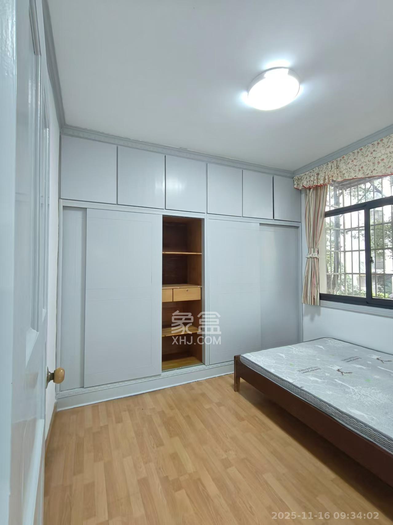 长勘小区  2室2厅1卫    2000.0元/月室内图