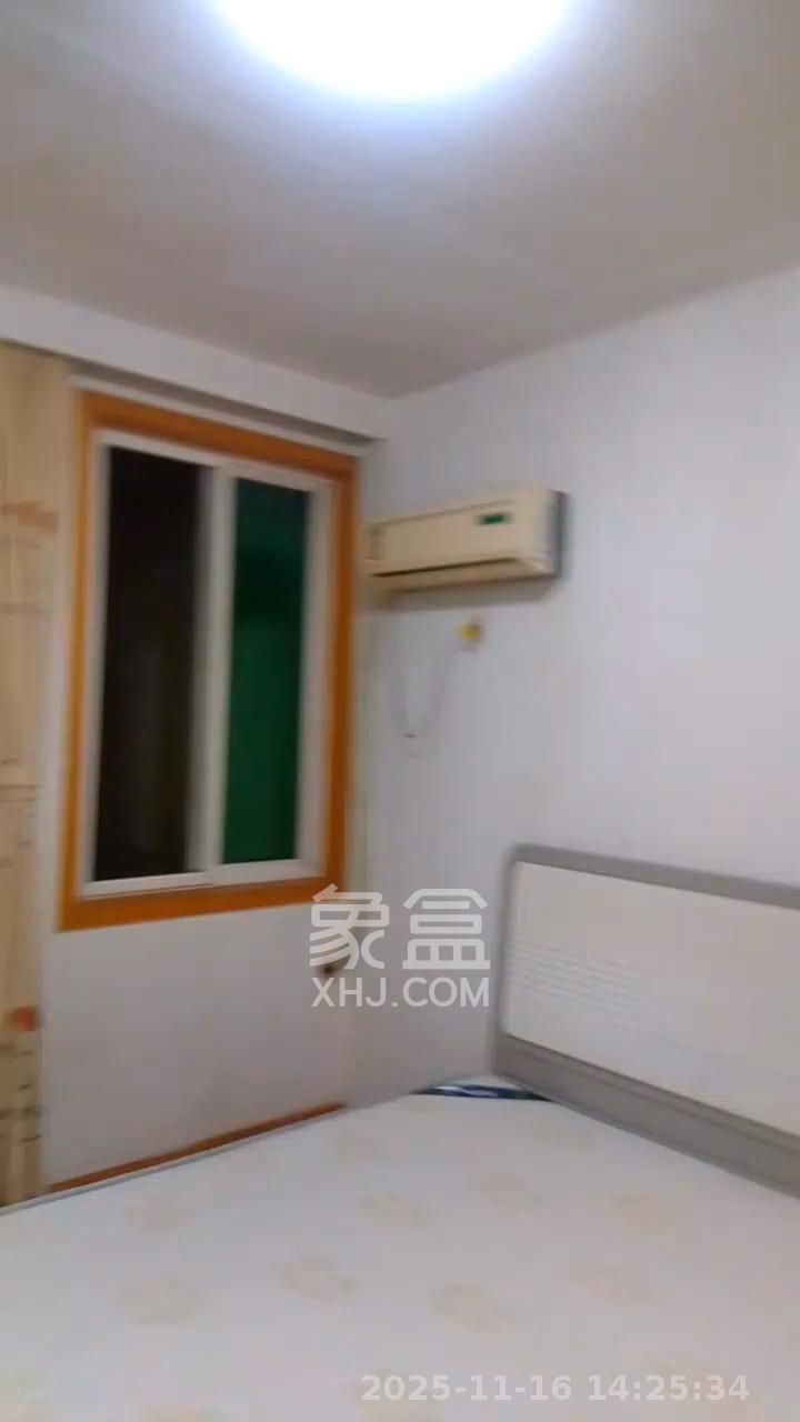 咸嘉花园  1室2厅1卫    2000.0元/月室内图