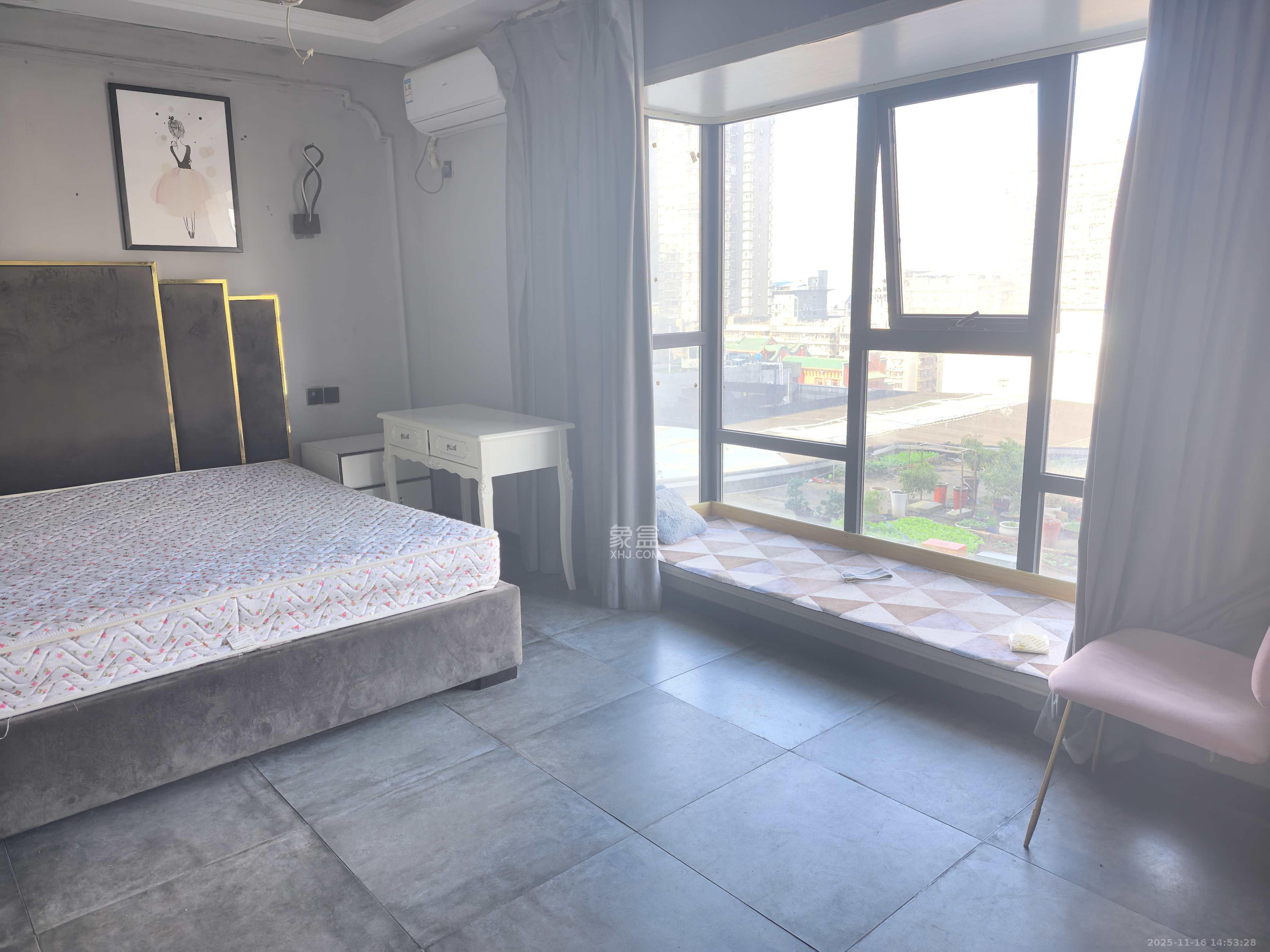 君临国际  1室1厅1卫    1500.0元/月