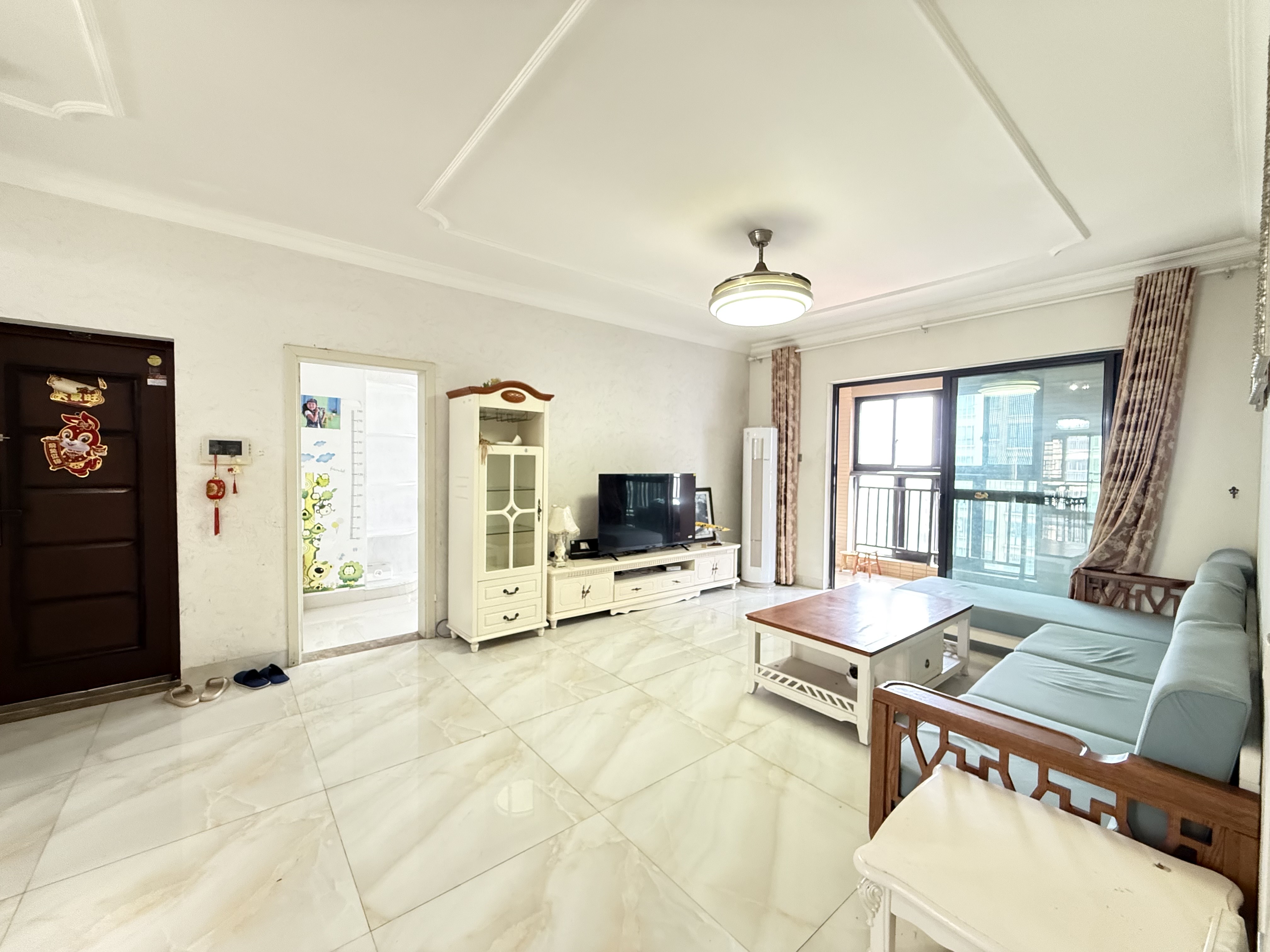 江畔人家 3室2厅2卫 3500.0元/月 江畔人家 3室2厅2卫 3500.0元/月室内图