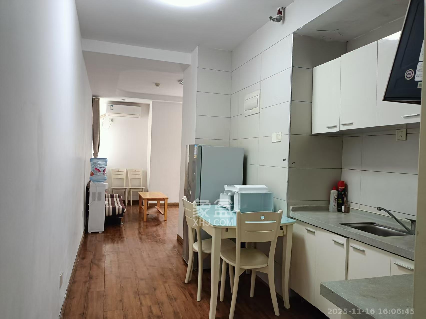 昊天大厦  2室1厅1卫    2200.0元/月室内图