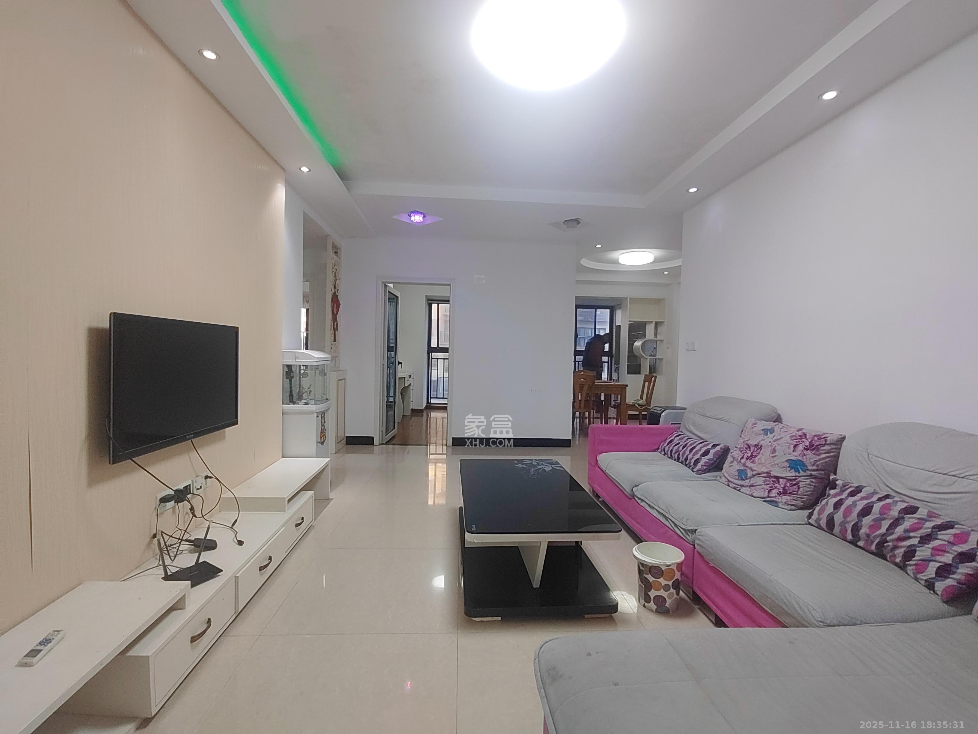 保利麓谷林语E区  3室2厅1卫    2350.0元/月室内图